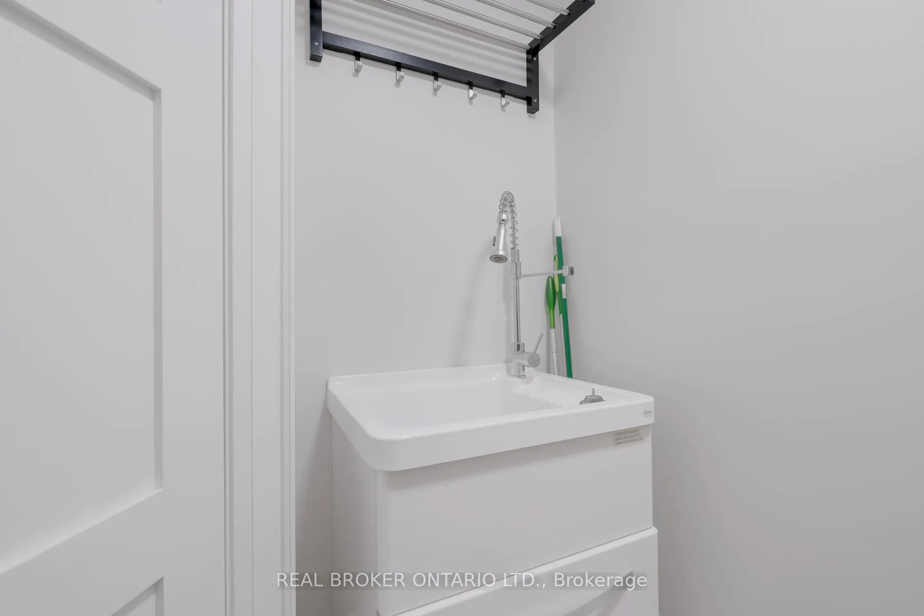 Photo 14 of 40 Brooklyn Avenue, Toronto, South Riverdale — HOMEH