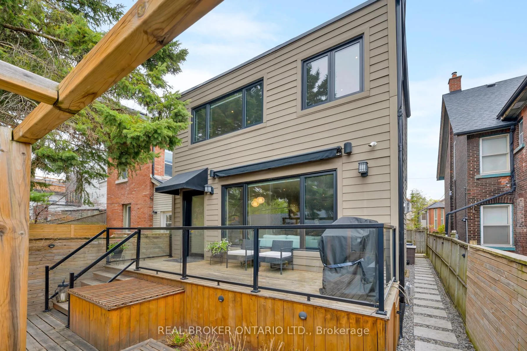 Photo 33 of 40 Brooklyn Avenue, Toronto, South Riverdale — HOMEH