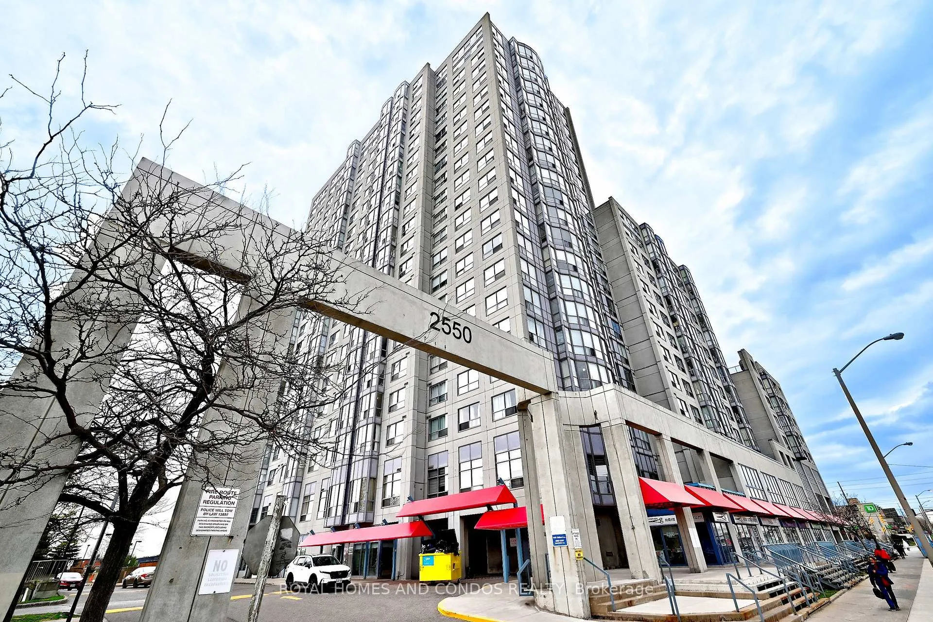 Front of Unit 618, 2550 Lawrence Avenue E