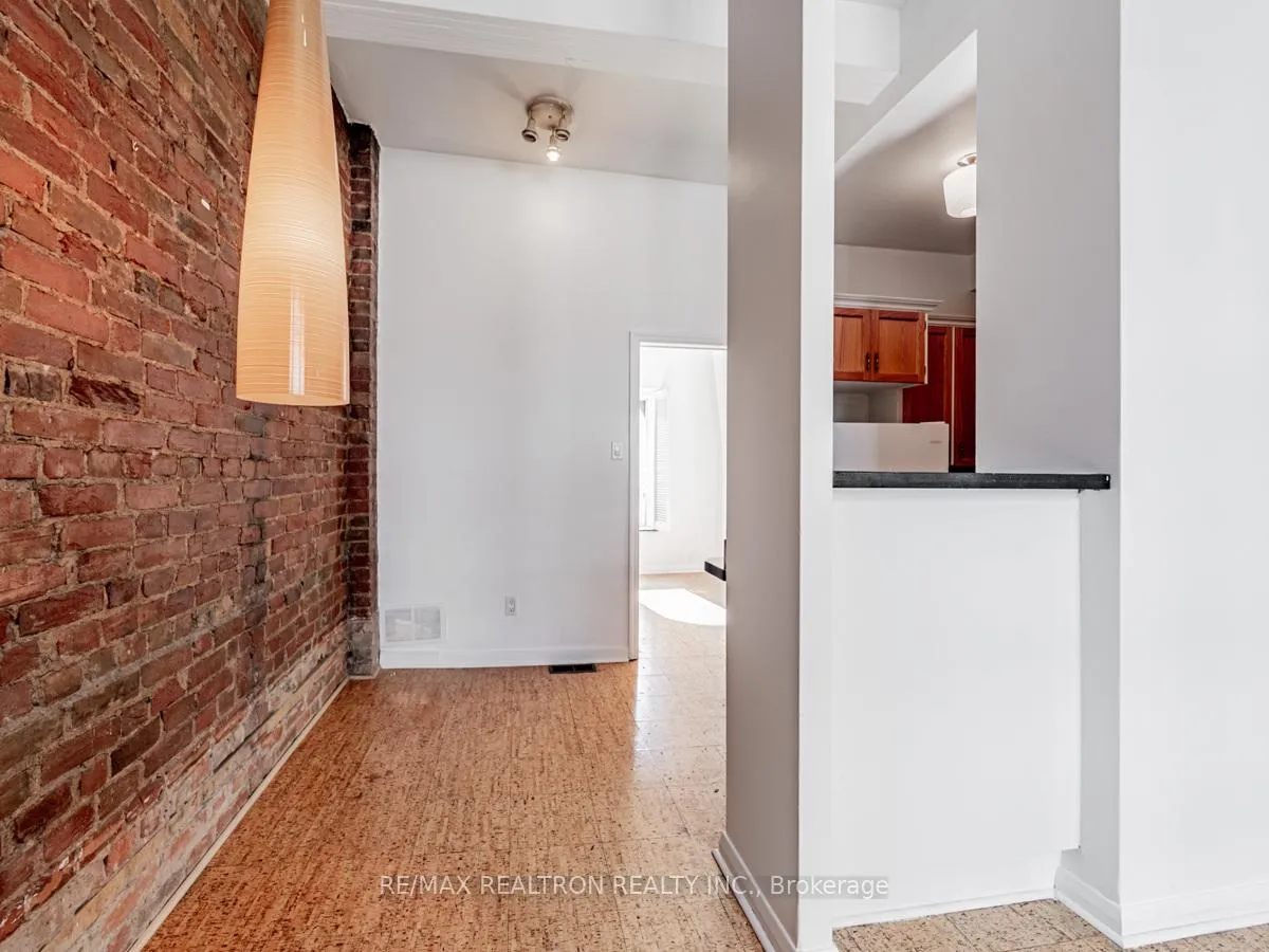 Photo 7 of Unit 3rd Fl., 6 Clarence Square, Toronto, Waterfront Communities — HOMEH