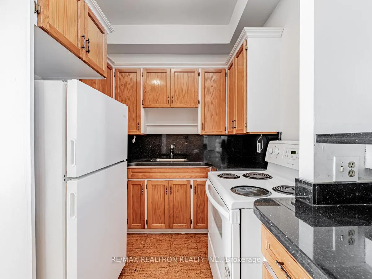Photo 10 of Unit 3rd Fl., 6 Clarence Square, Toronto, Waterfront Communities — HOMEH