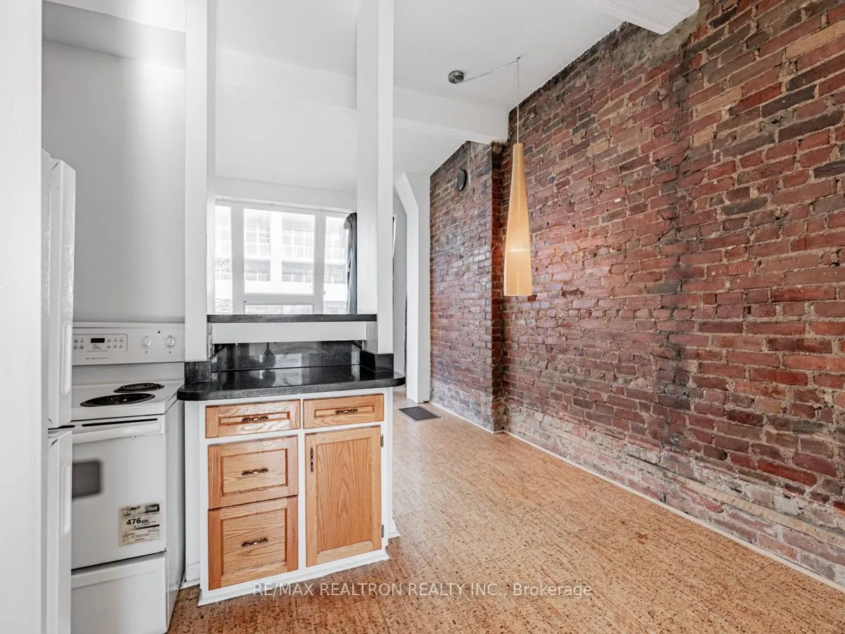Photo 11 of Unit 3rd Fl., 6 Clarence Square, Toronto, Waterfront Communities — HOMEH