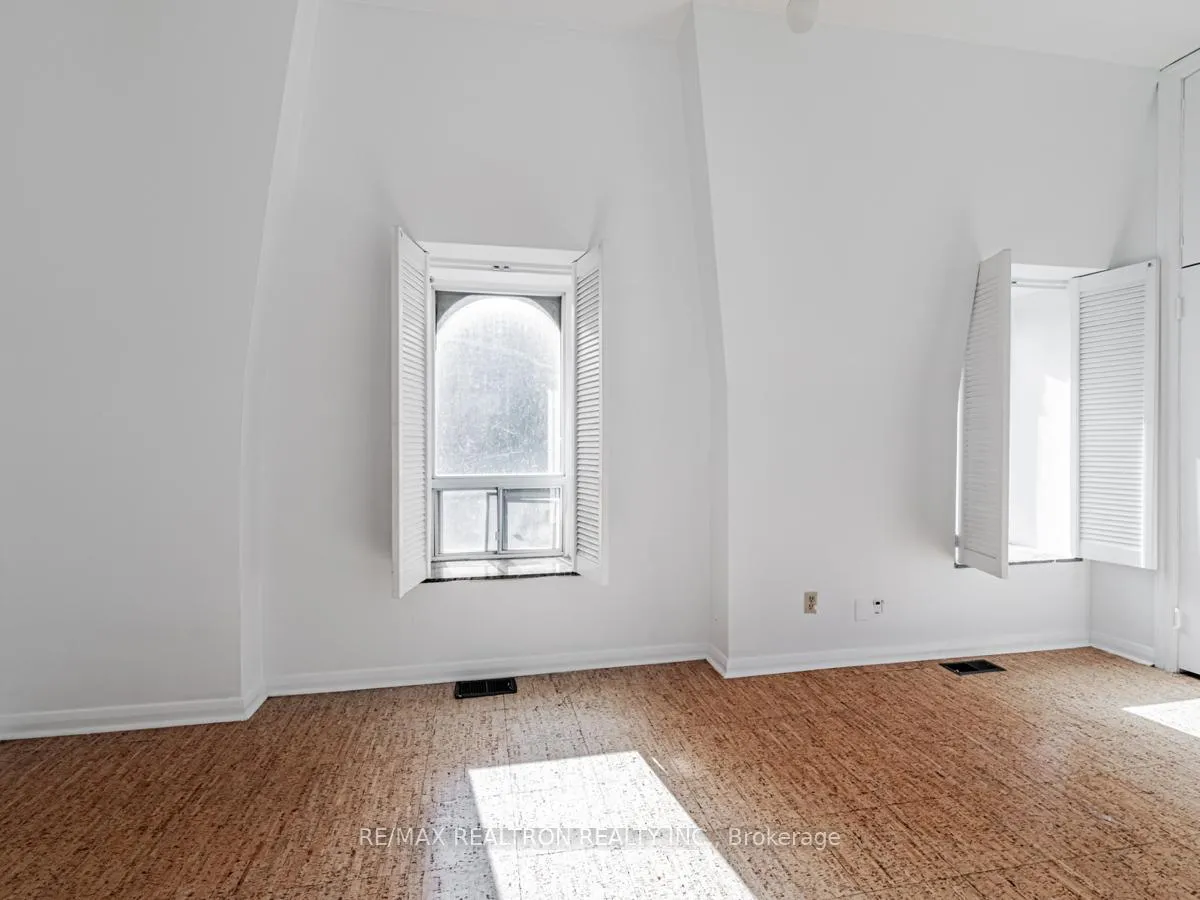 Photo 12 of Unit 3rd Fl., 6 Clarence Square, Toronto, Waterfront Communities — HOMEH