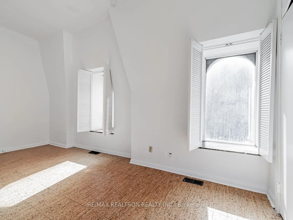 Photo 15 of Unit 3rd Fl., 6 Clarence Square, Toronto, Waterfront Communities — HOMEH
