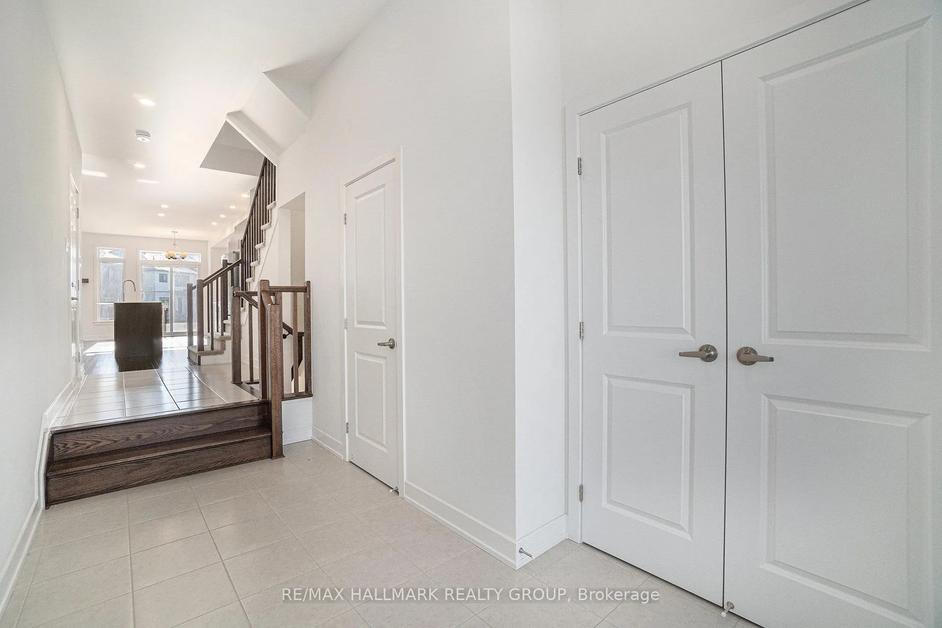 Photo 8 of 262 Darjeeling Avenue, Ottawa, Barrhaven - Heritage Park — HOMEH