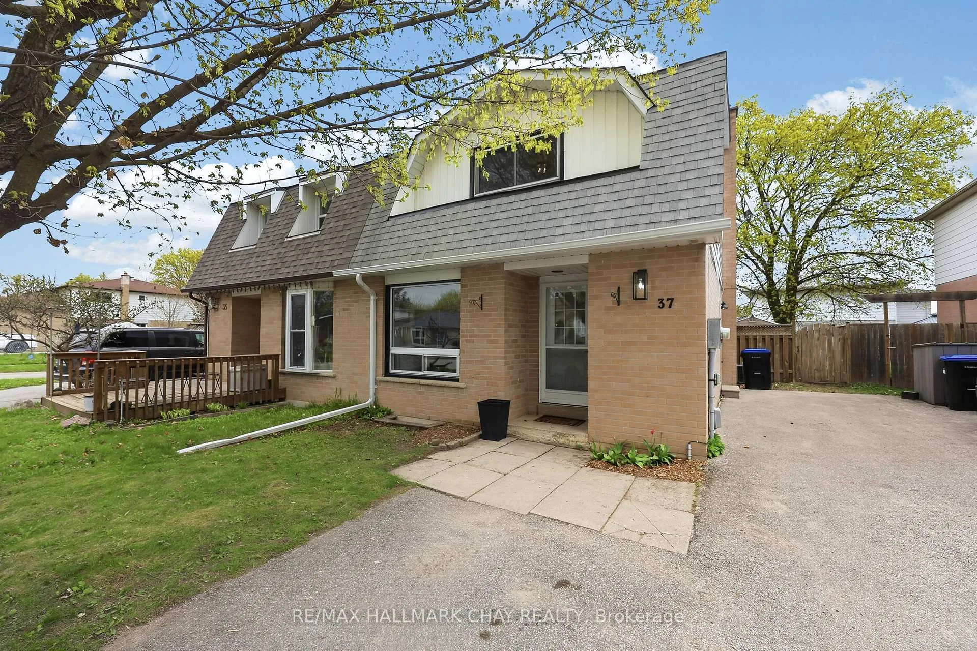 Photo 2 of 37 Stewart Avenue, New Tecumseth, Alliston — HOMEH