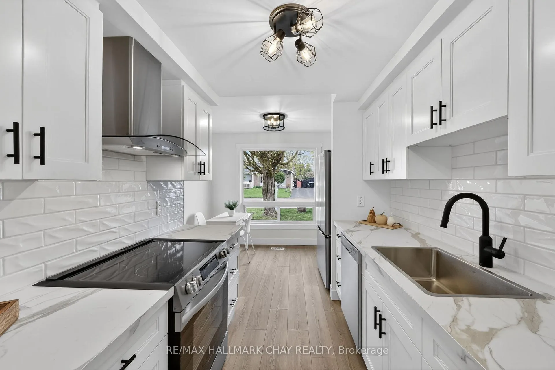 Photo 7 of 37 Stewart Avenue, New Tecumseth, Alliston — HOMEH