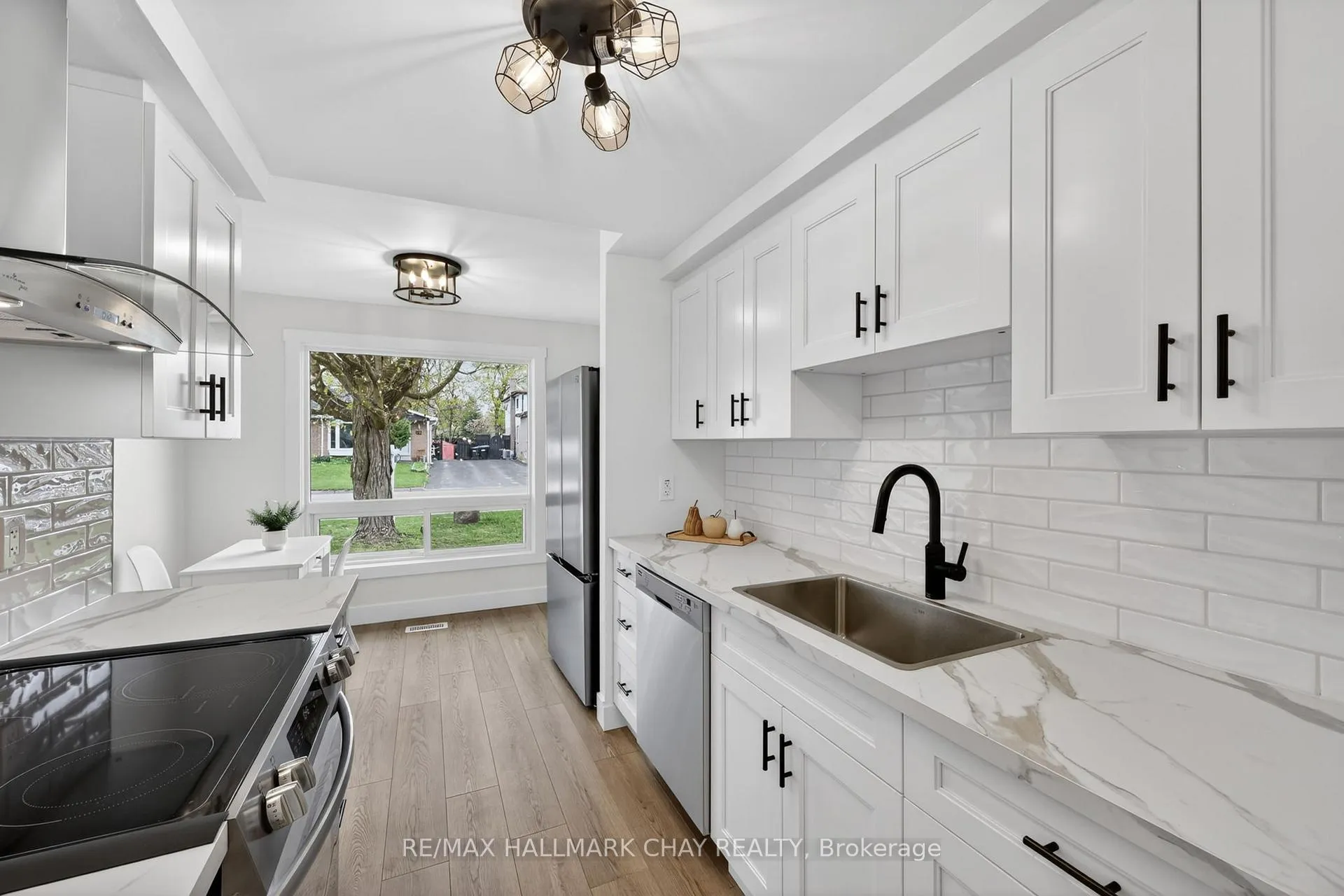 Photo 8 of 37 Stewart Avenue, New Tecumseth, Alliston — HOMEH