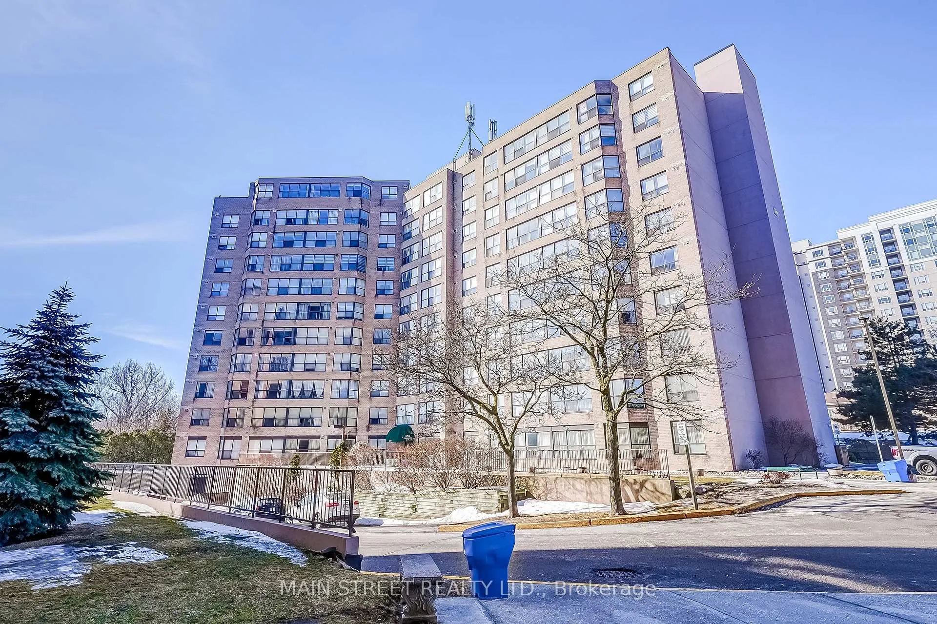Photo 1 of Unit 506, 250 Davis Drive, Newmarket, Central Newmarket — HOMEH