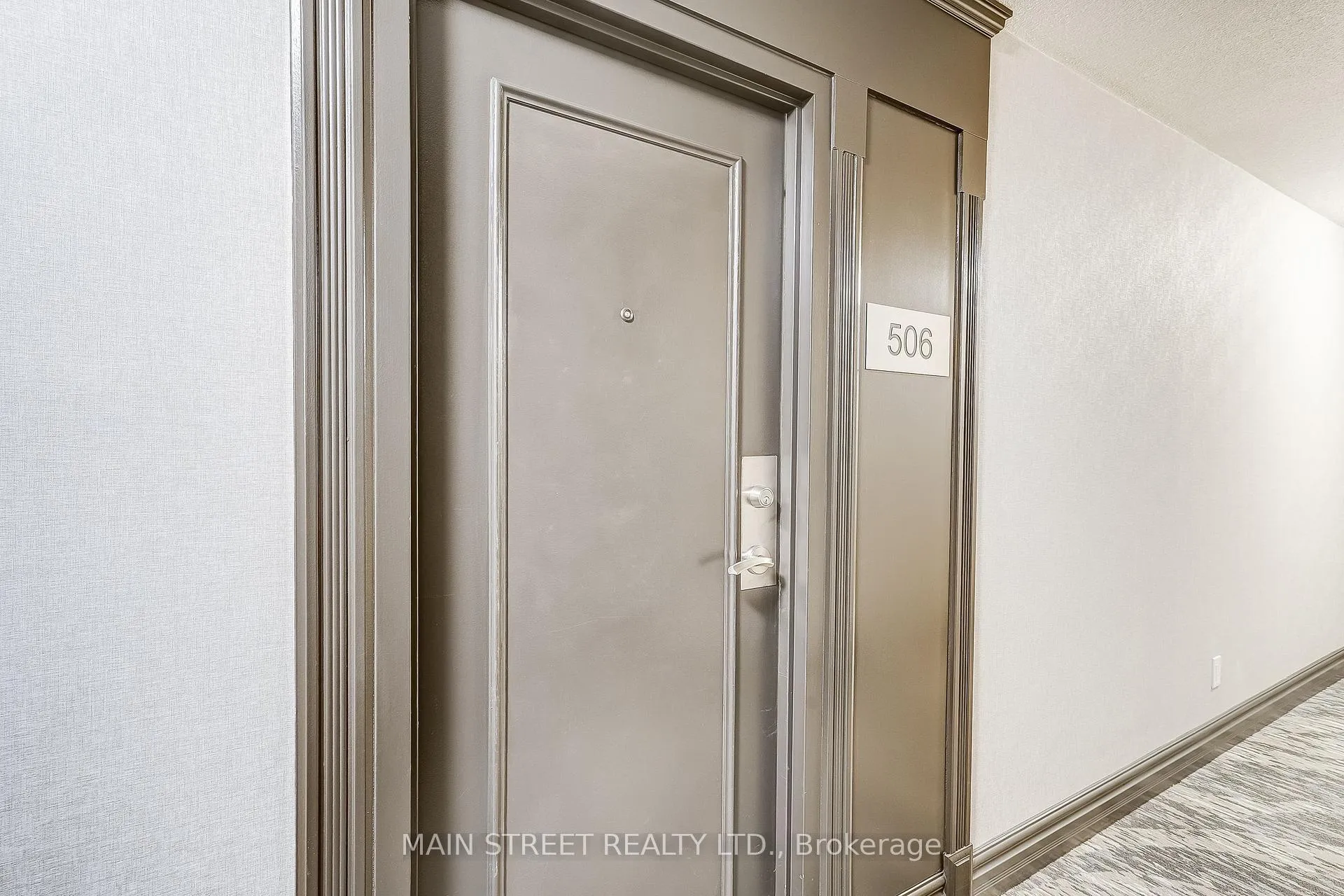 Photo 3 of Unit 506, 250 Davis Drive, Newmarket, Central Newmarket — HOMEH