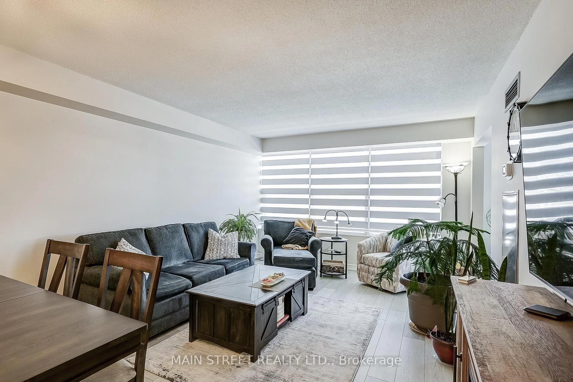 Photo 11 of Unit 506, 250 Davis Drive, Newmarket, Central Newmarket — HOMEH