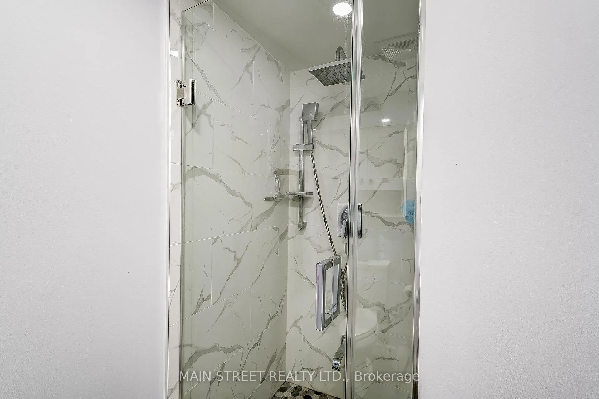 Photo 18 of Unit 506, 250 Davis Drive, Newmarket, Central Newmarket — HOMEH