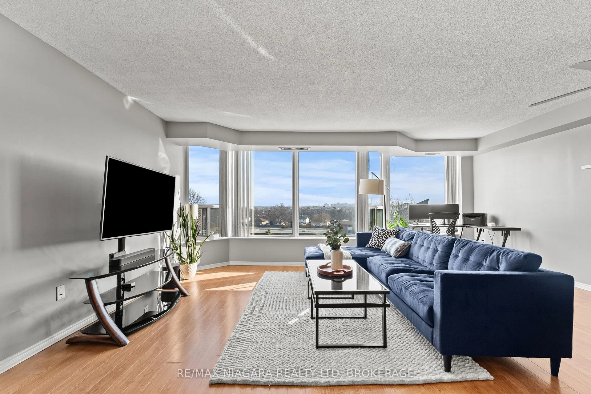 Photo 2 of Unit 601, 81 Scott Street, St. Catharines, Lakeport — HOMEH