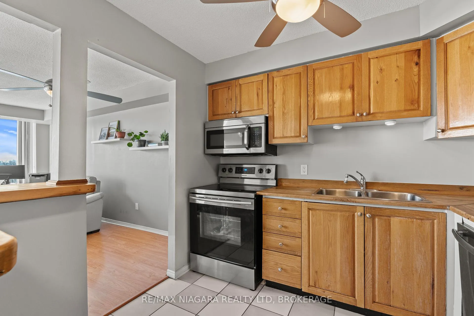 Photo 13 of Unit 601, 81 Scott Street, St. Catharines, Lakeport — HOMEH