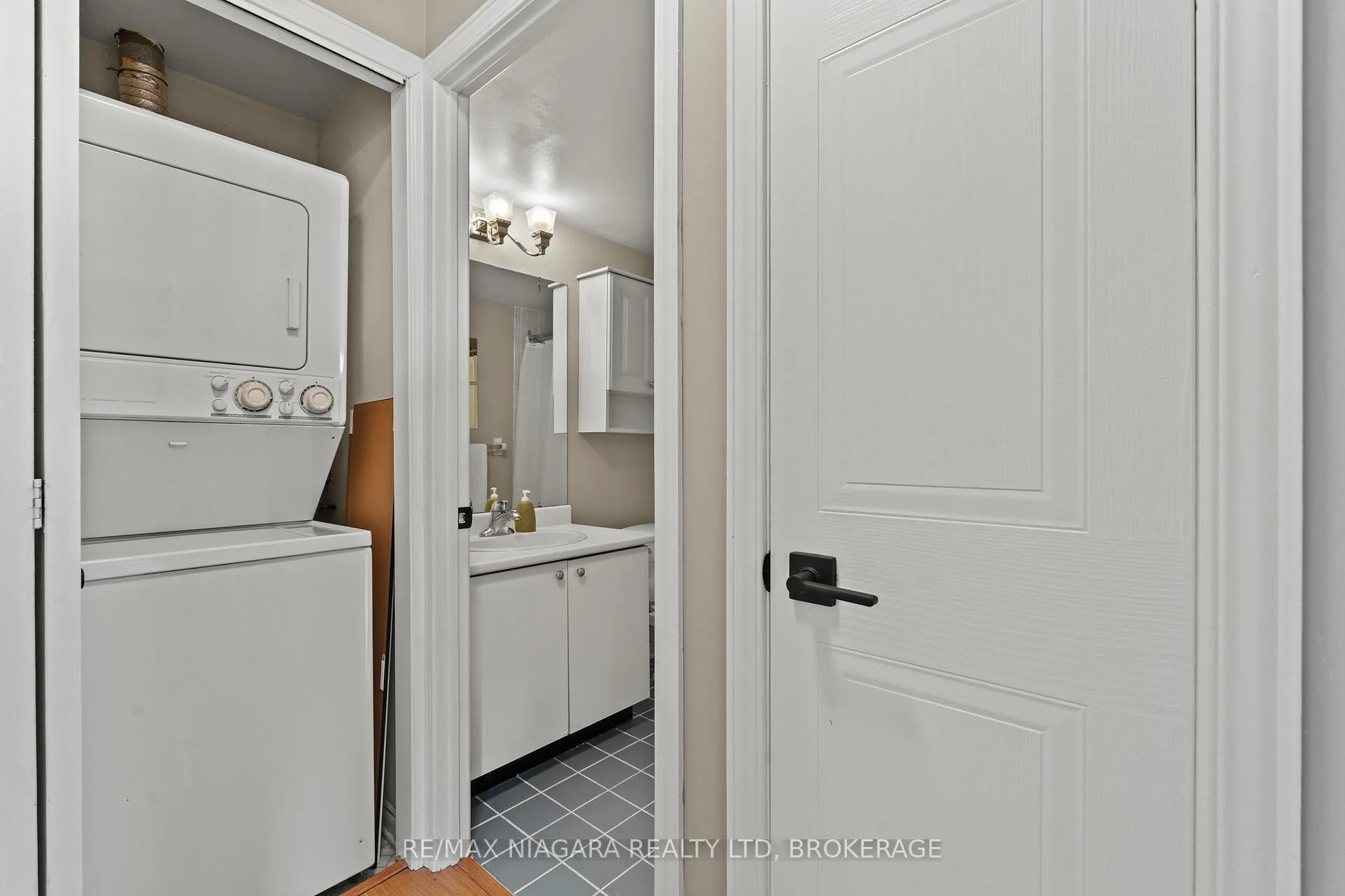 Photo 18 of Unit 601, 81 Scott Street, St. Catharines, Lakeport — HOMEH