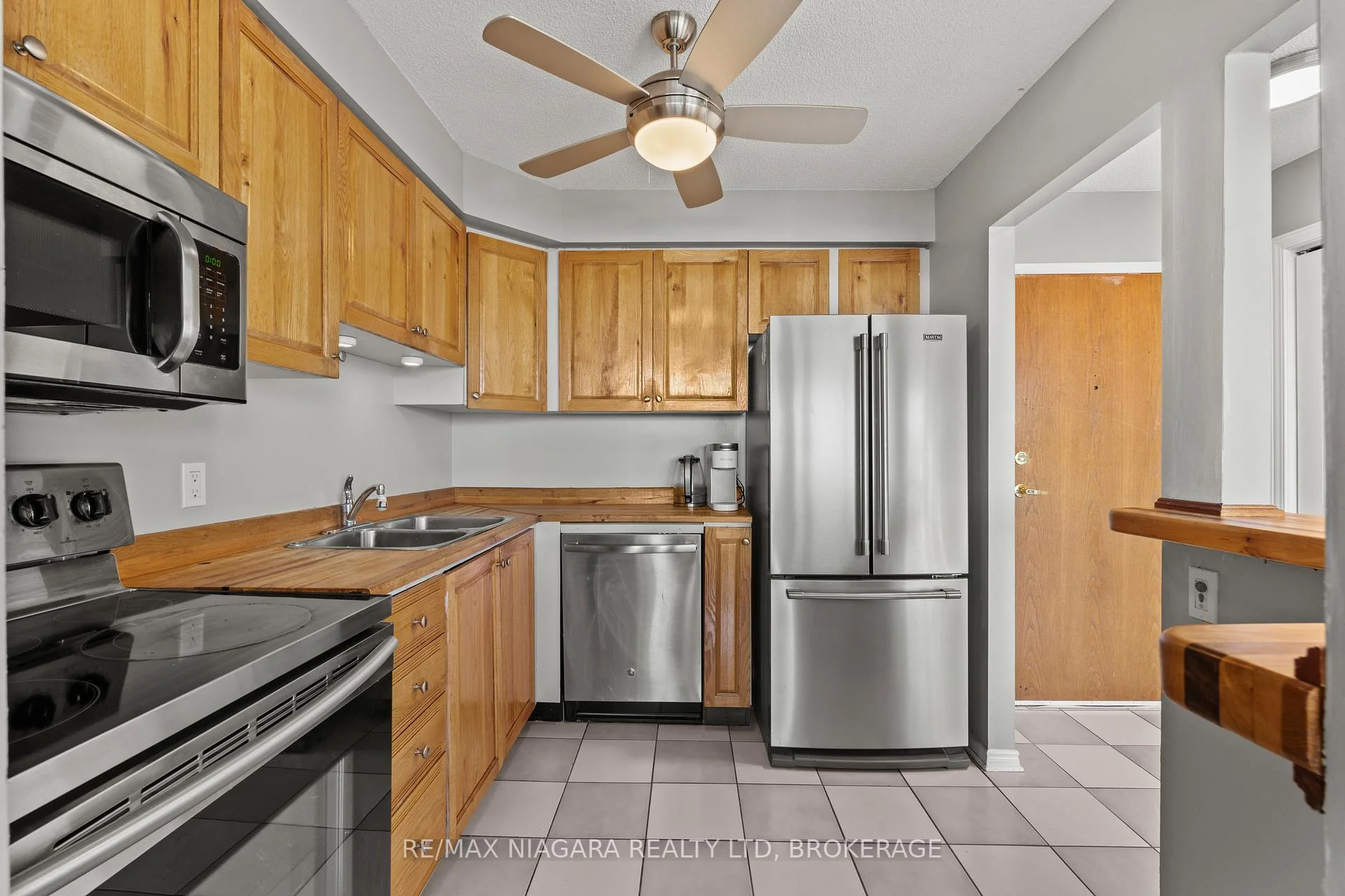 Photo 33 of Unit 601, 81 Scott Street, St. Catharines, Lakeport — HOMEH