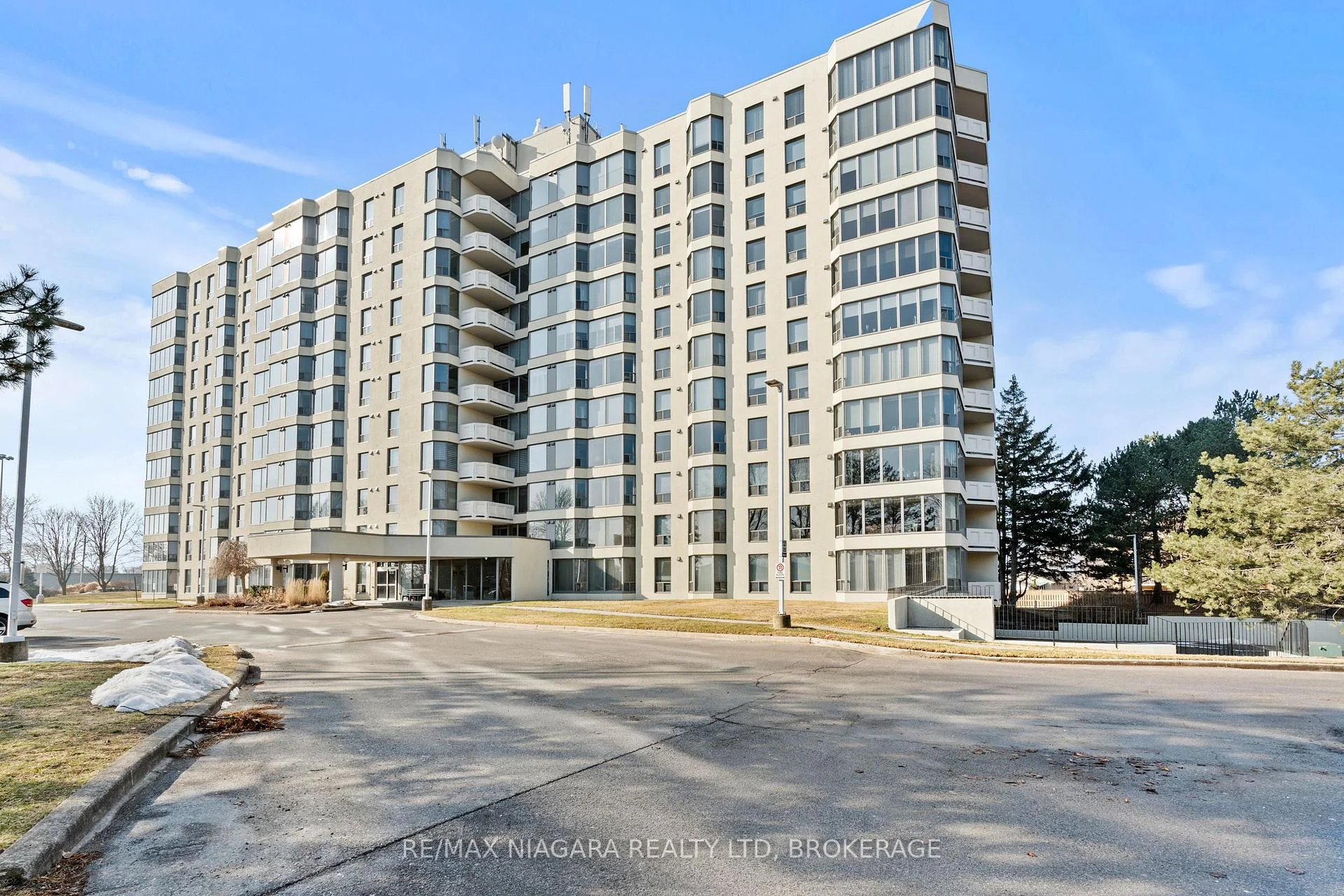 Photo 52 of Unit 601, 81 Scott Street, St. Catharines, Lakeport — HOMEH