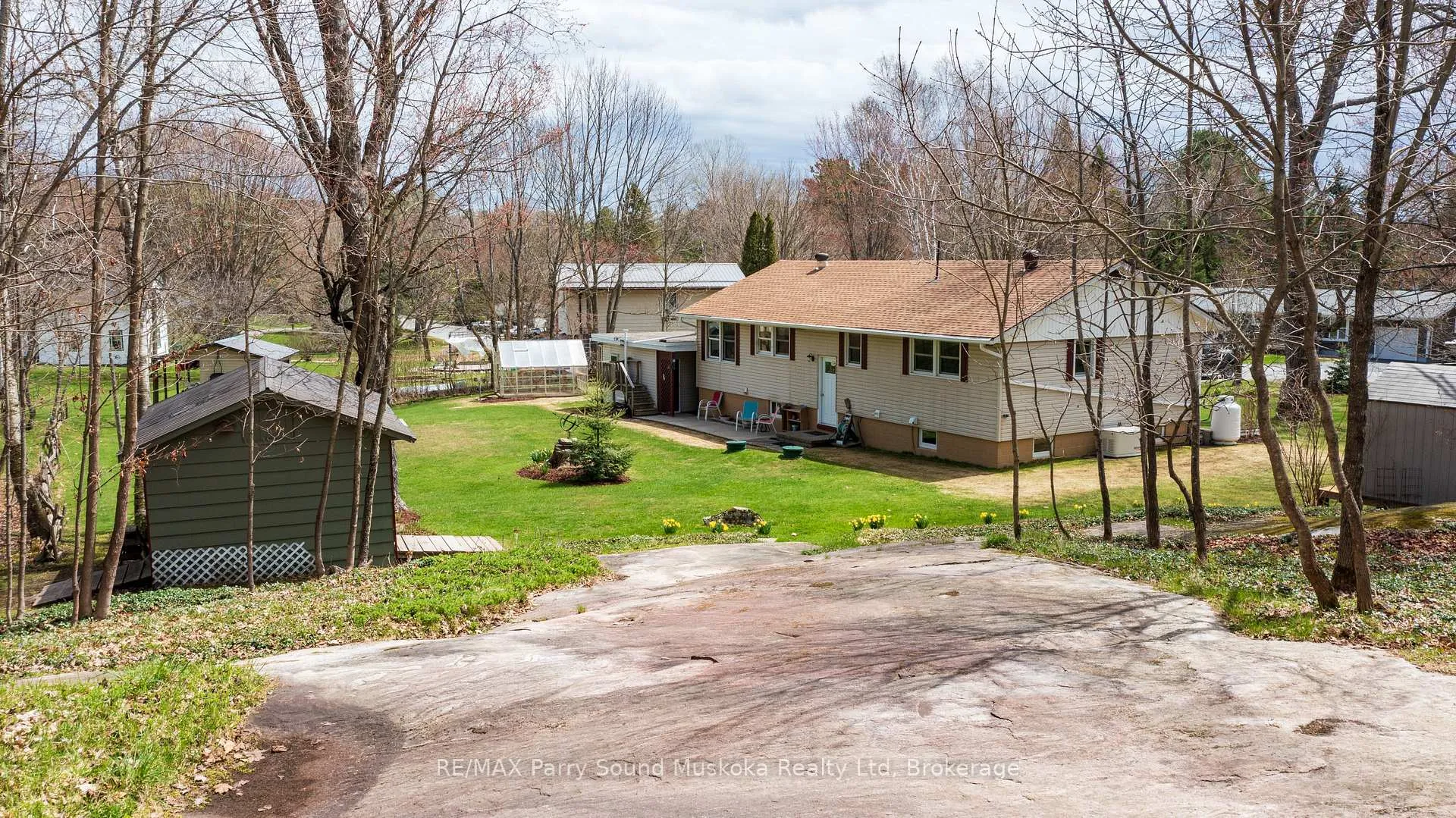 Photo 3 of 137 Hammel Avenue, McDougall — HOMEH