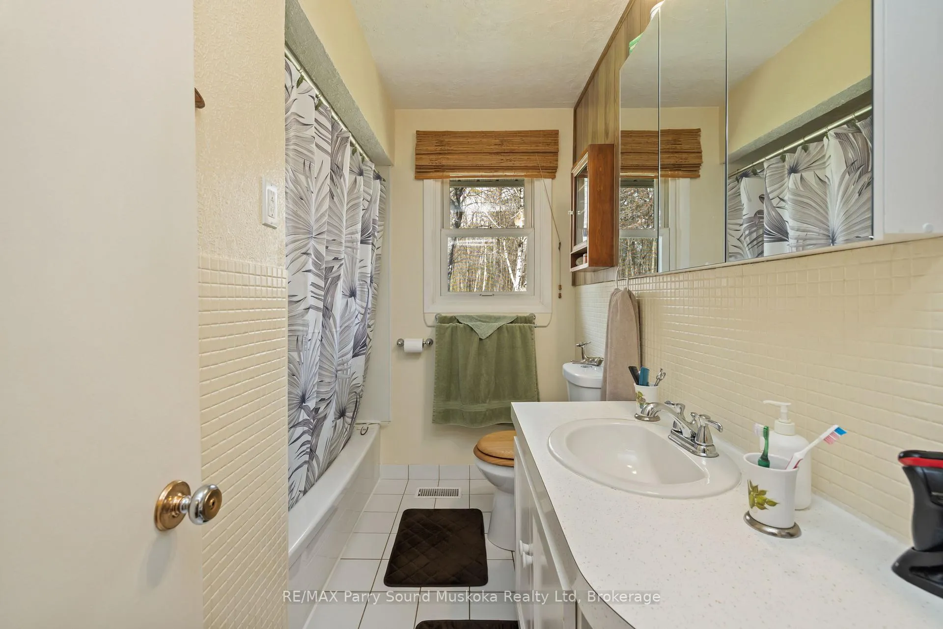 Photo 11 of 137 Hammel Avenue, McDougall — HOMEH
