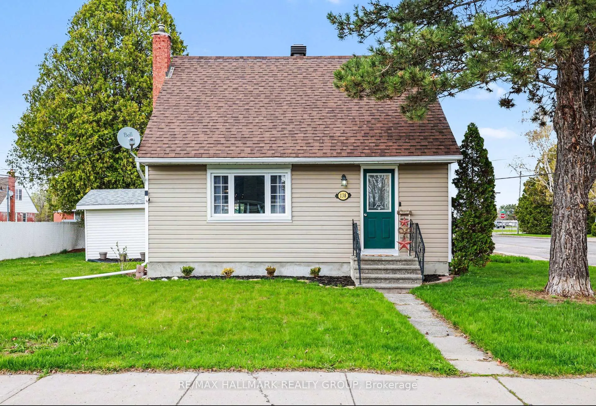 Photo 2 of 138 Third Avenue, Arnprior — HOMEH