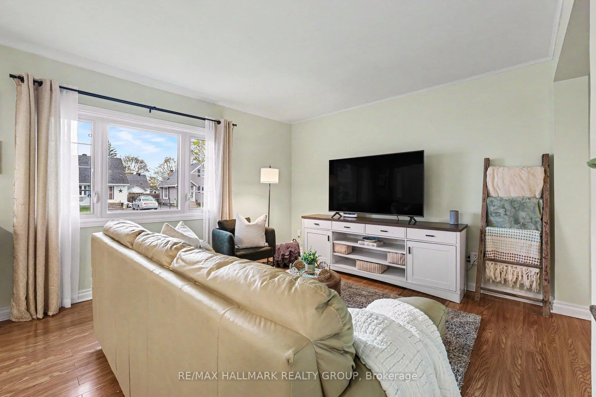 Photo 6 of 138 Third Avenue, Arnprior — HOMEH