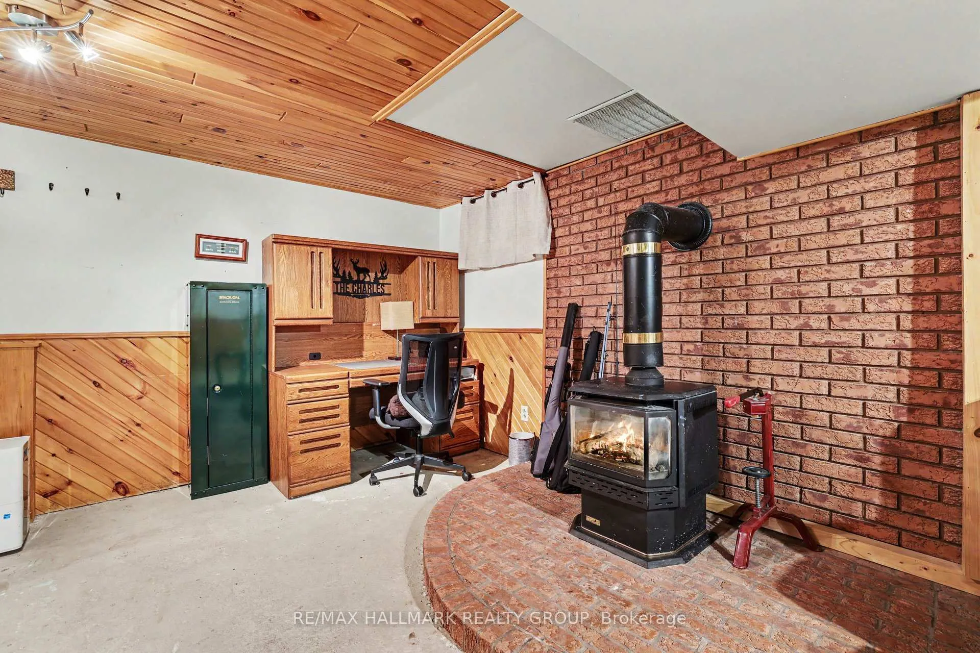 Photo 24 of 138 Third Avenue, Arnprior — HOMEH