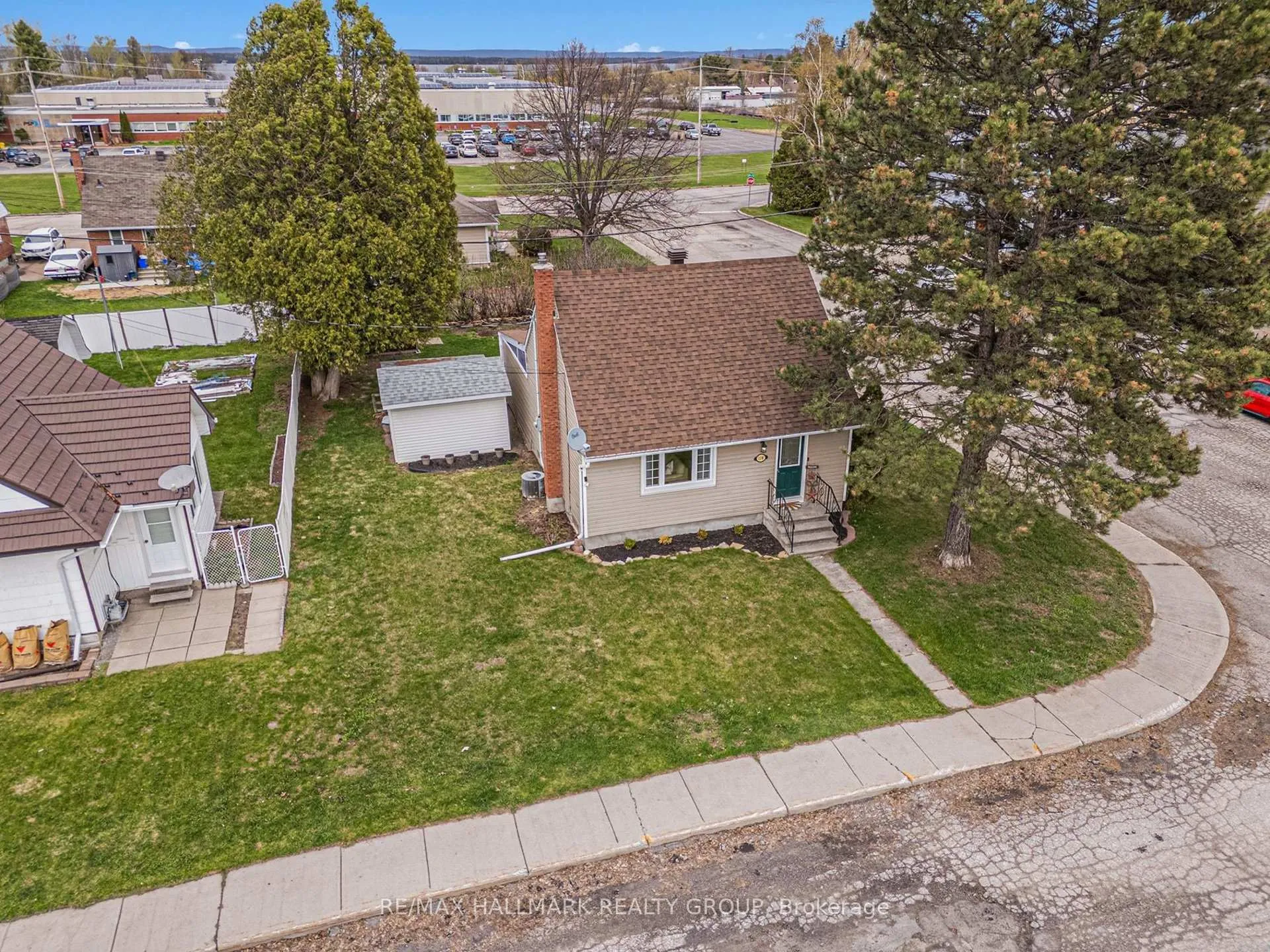 Photo 32 of 138 Third Avenue, Arnprior — HOMEH