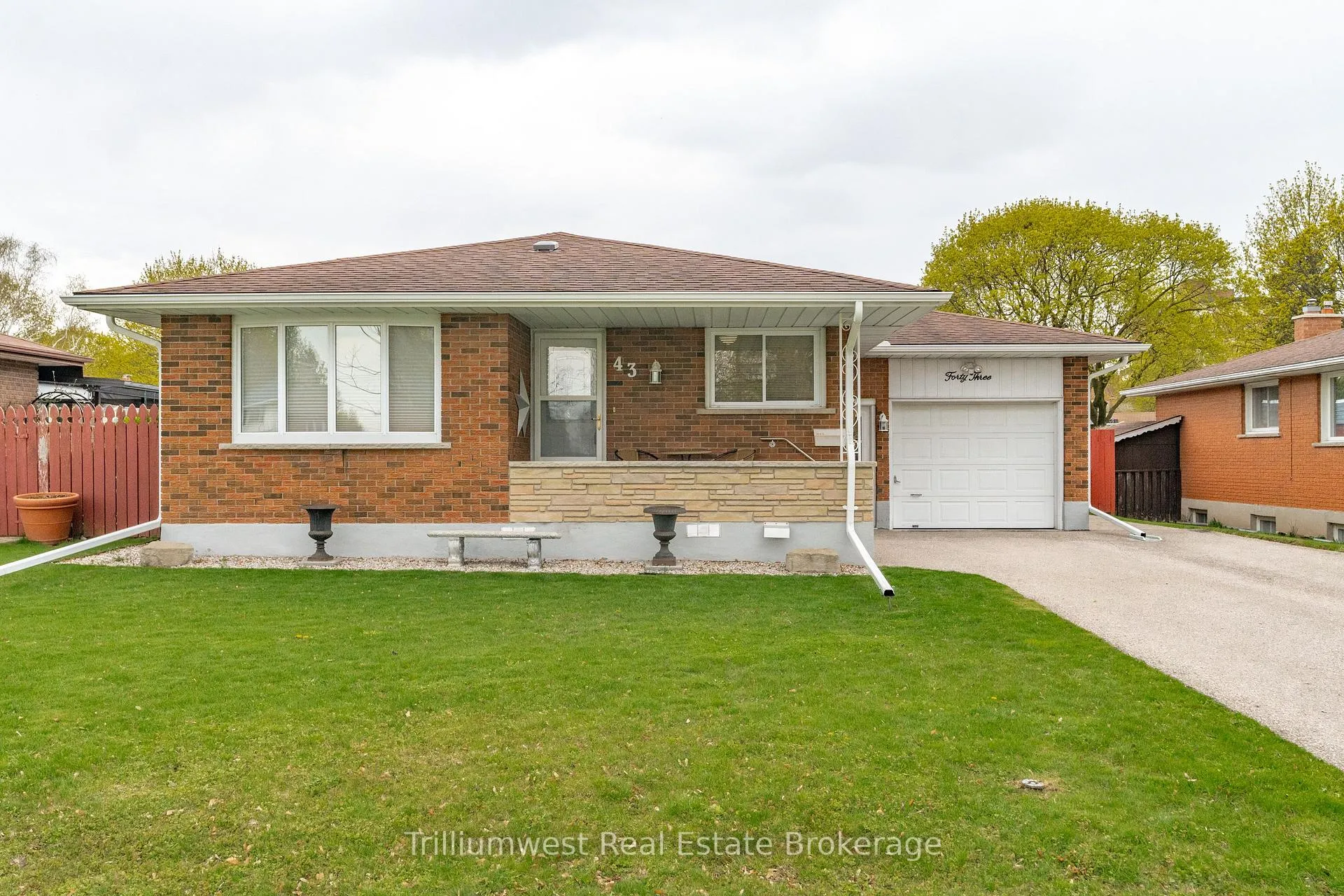 Photo 1 of 43 Tupper Crescent, Kitchener — HOMEH