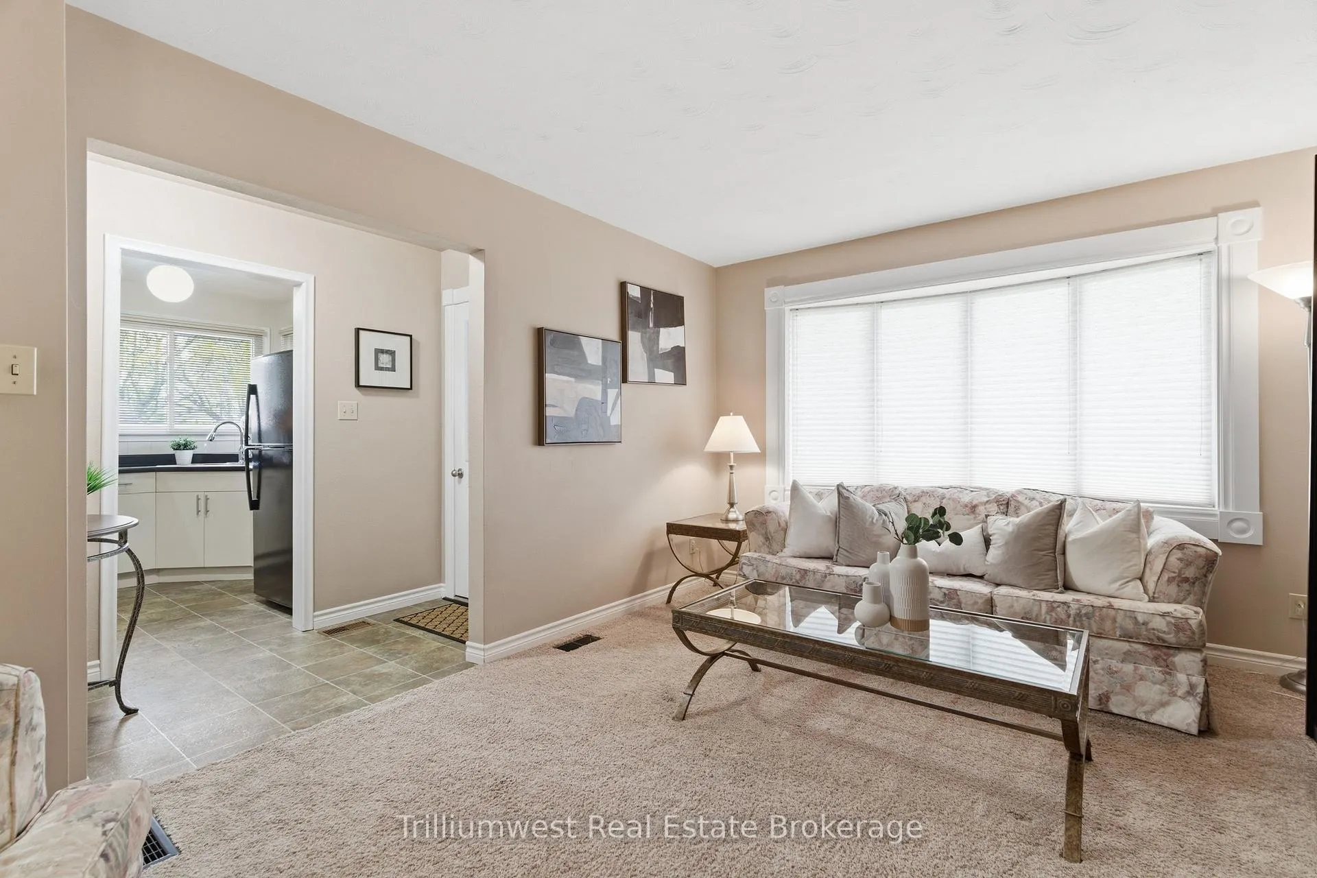 Photo 4 of 43 Tupper Crescent, Kitchener — HOMEH