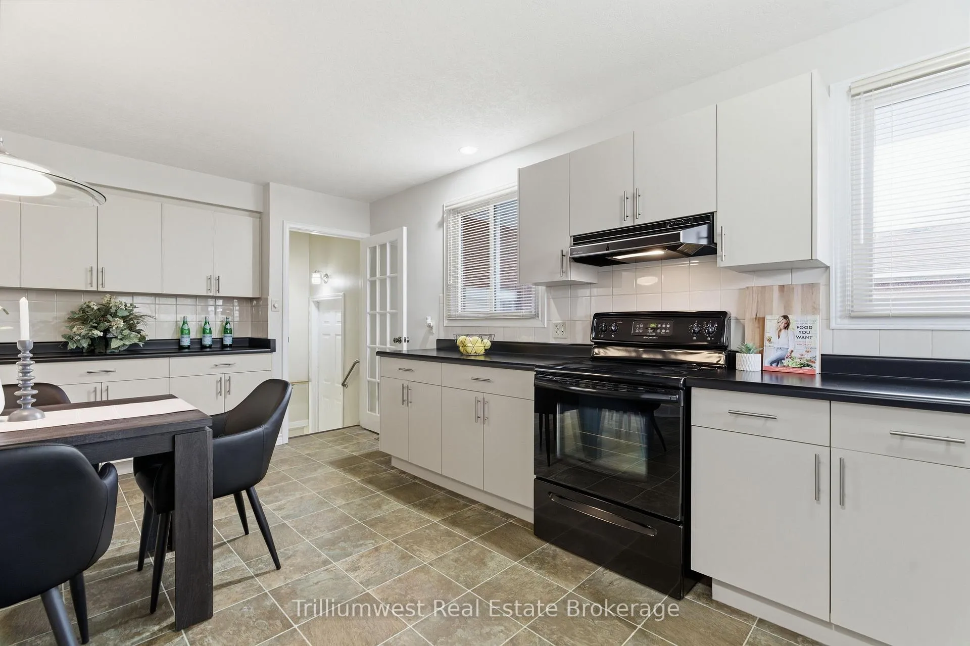 Photo 7 of 43 Tupper Crescent, Kitchener — HOMEH