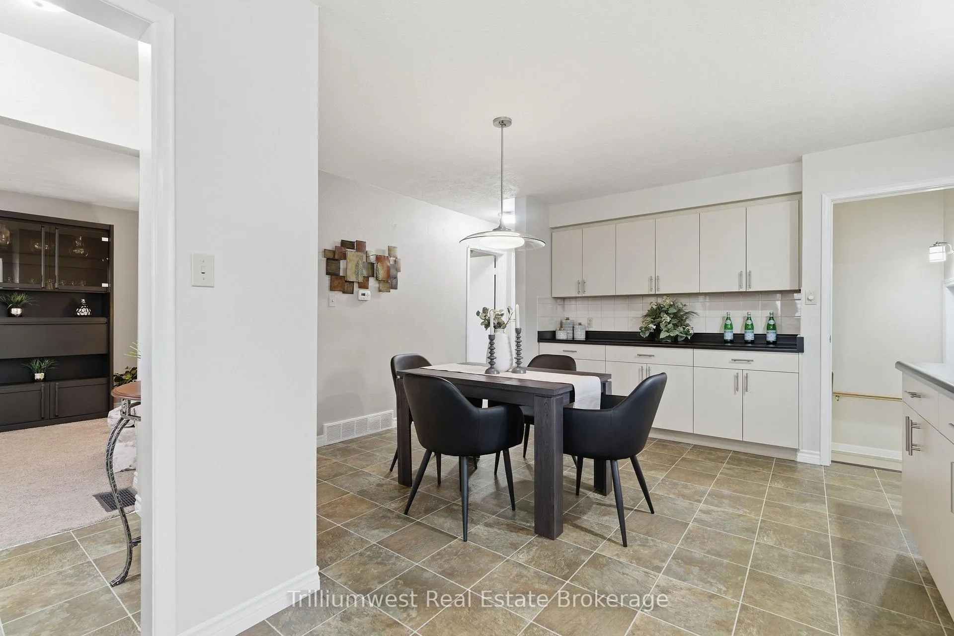 Photo 8 of 43 Tupper Crescent, Kitchener — HOMEH