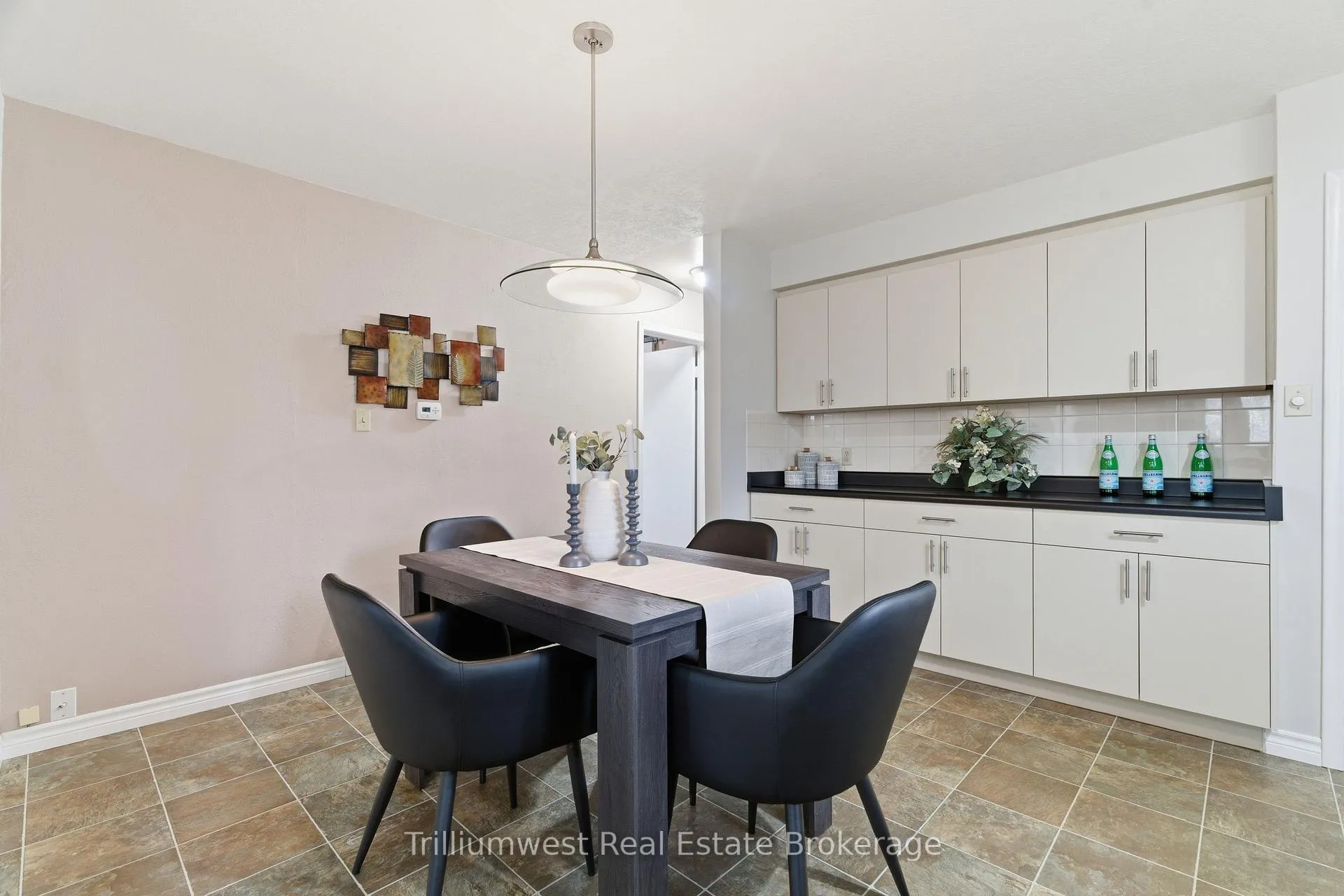 Photo 9 of 43 Tupper Crescent, Kitchener — HOMEH
