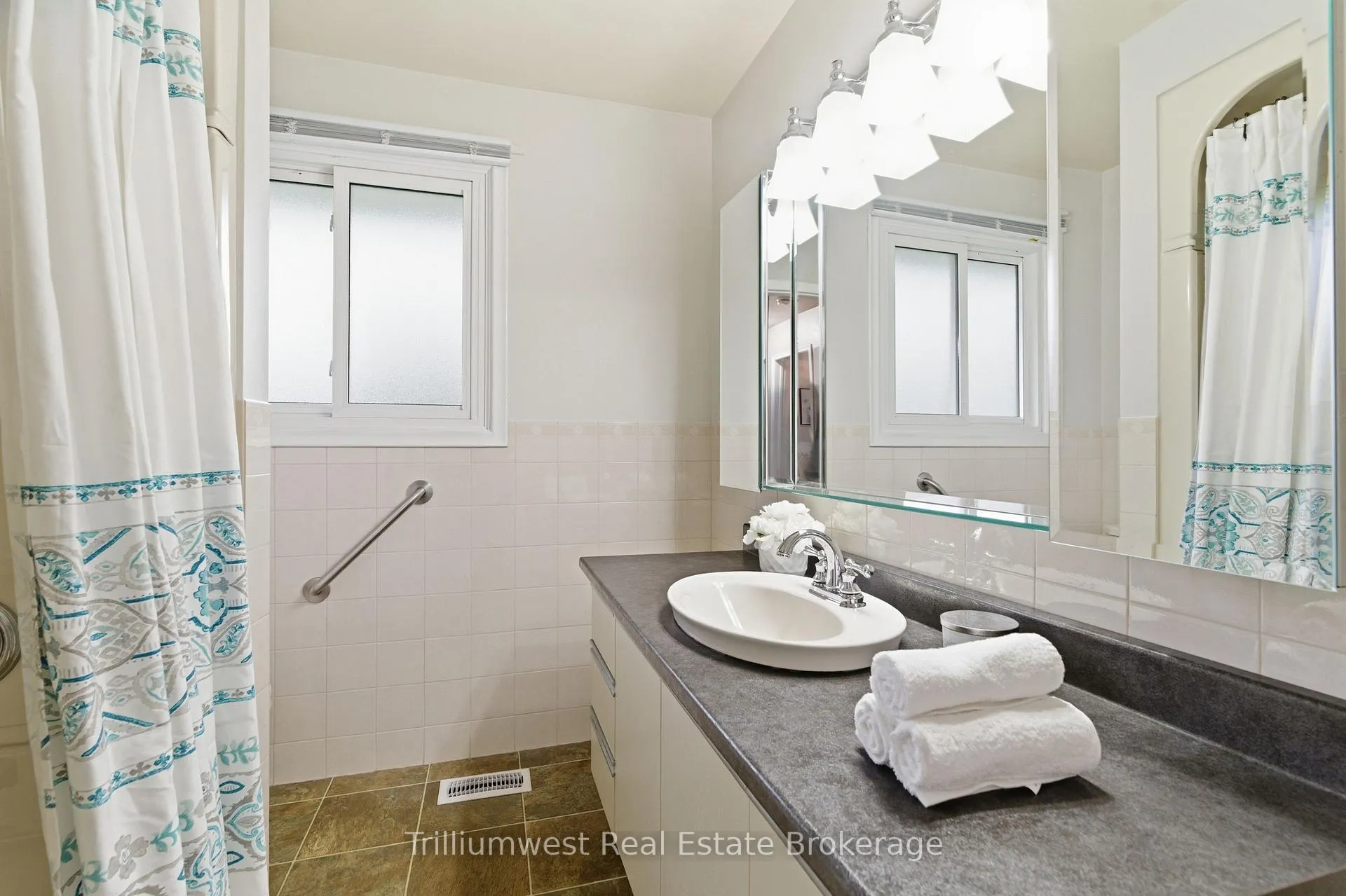 Photo 18 of 43 Tupper Crescent, Kitchener — HOMEH