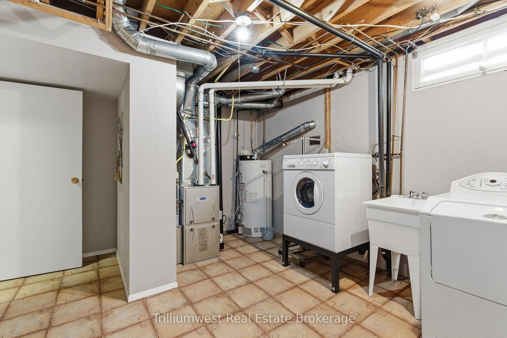 Photo 31 of 43 Tupper Crescent, Kitchener — HOMEH