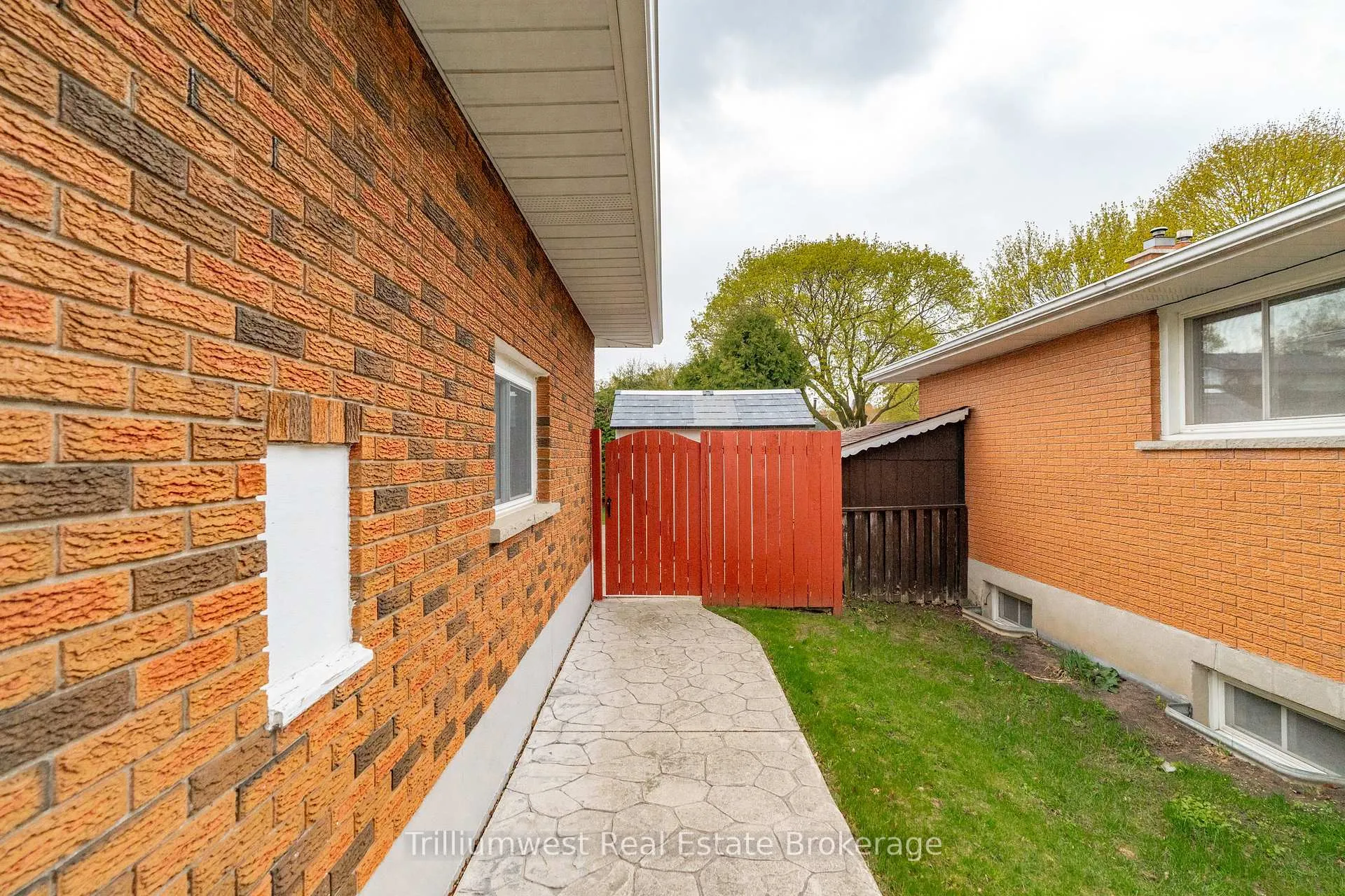 Photo 35 of 43 Tupper Crescent, Kitchener — HOMEH