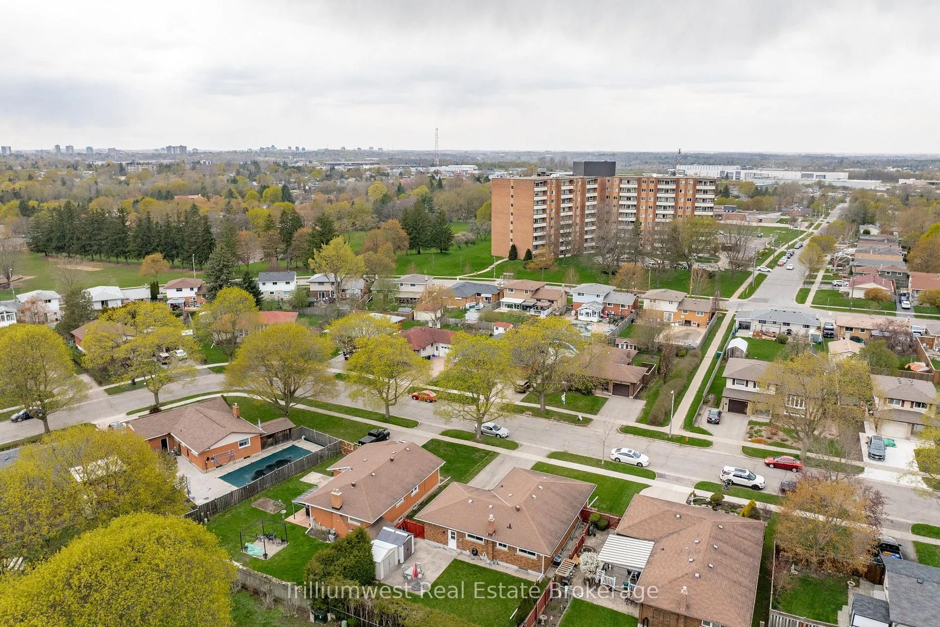 Photo 49 of 43 Tupper Crescent, Kitchener — HOMEH