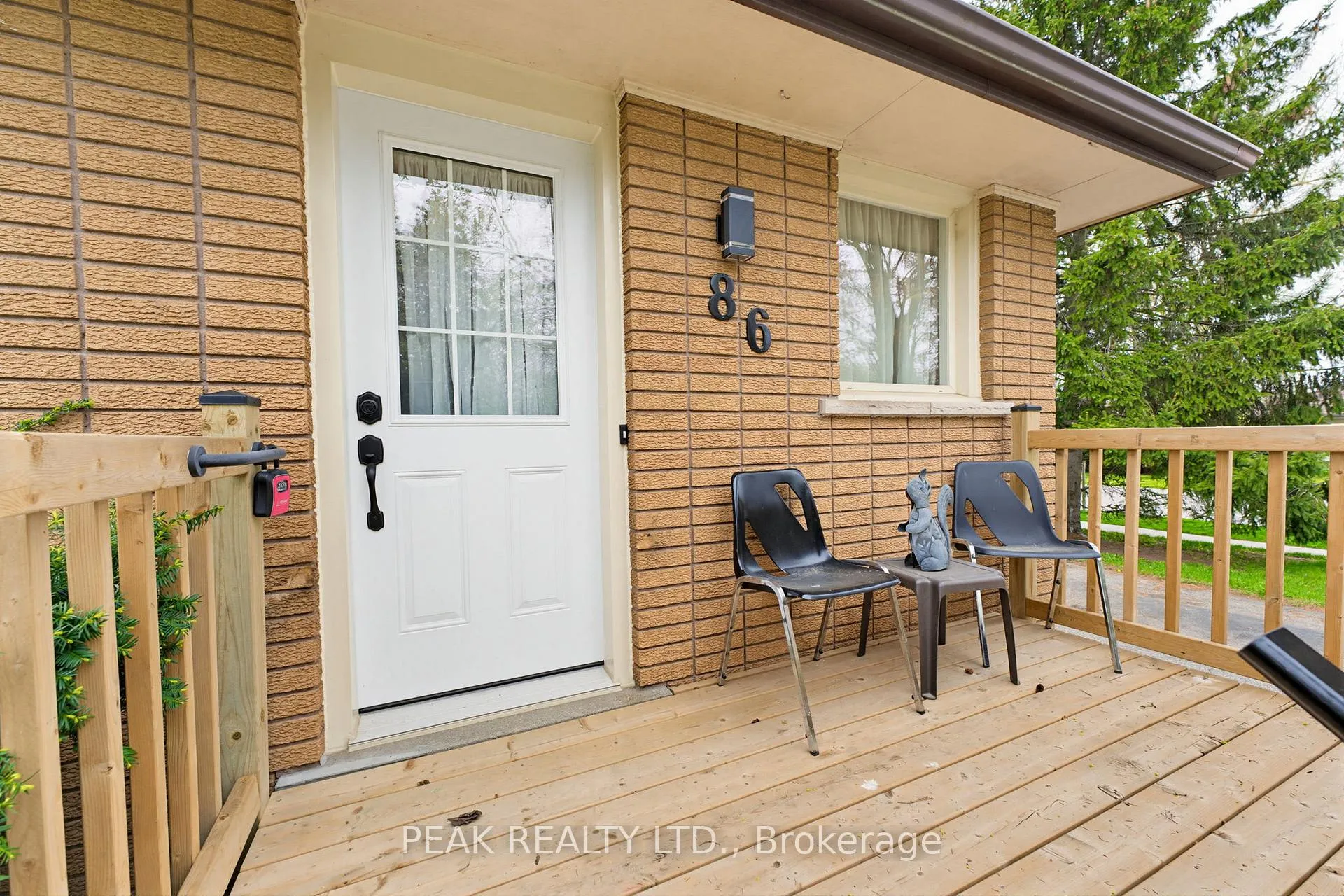 Photo 4 of 86 Oak Avenue, Brant, Paris — HOMEH