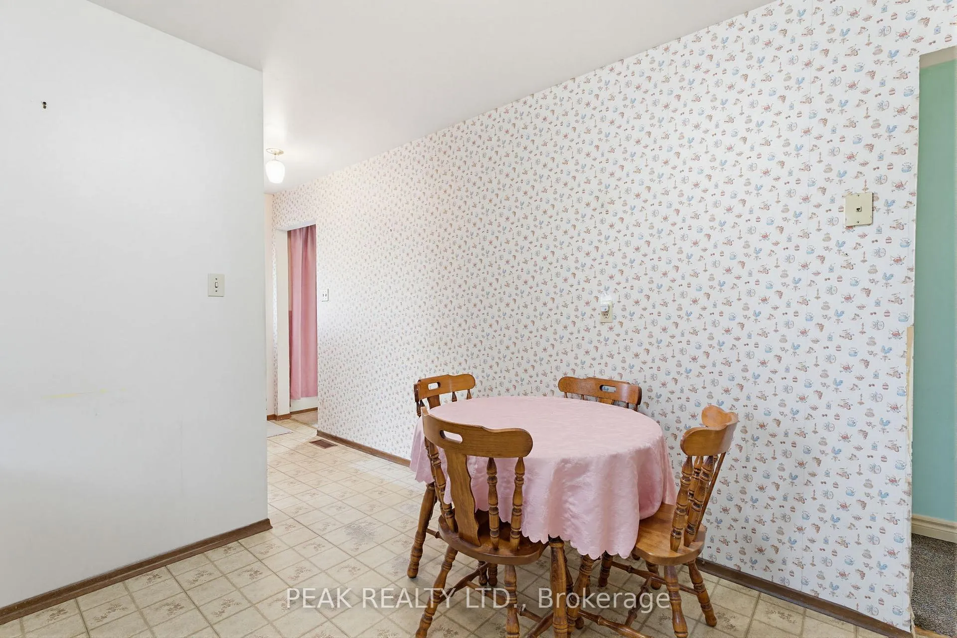 Photo 9 of 86 Oak Avenue, Brant, Paris — HOMEH