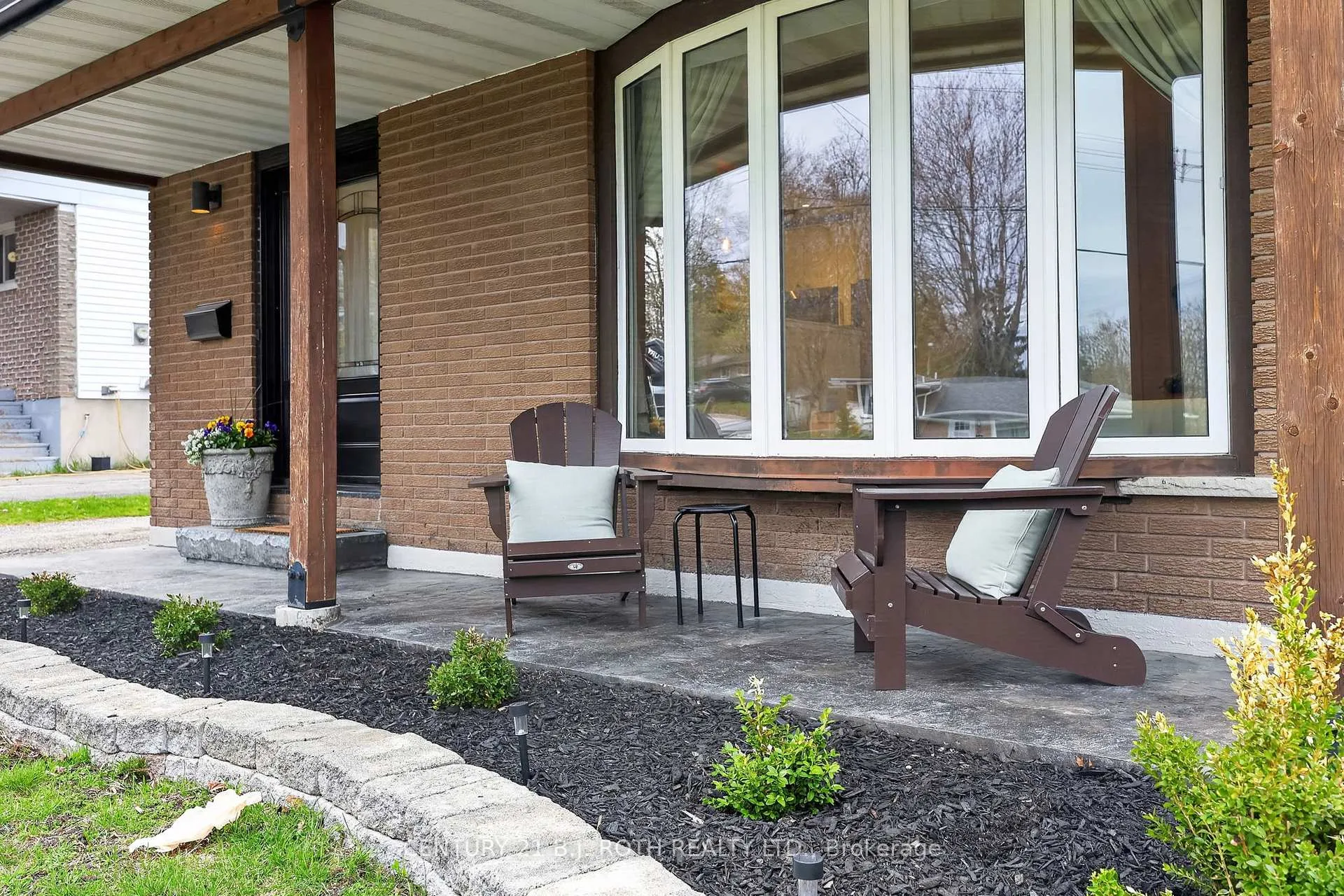 Photo 4 of 46 Galley Avenue, Orillia — HOMEH