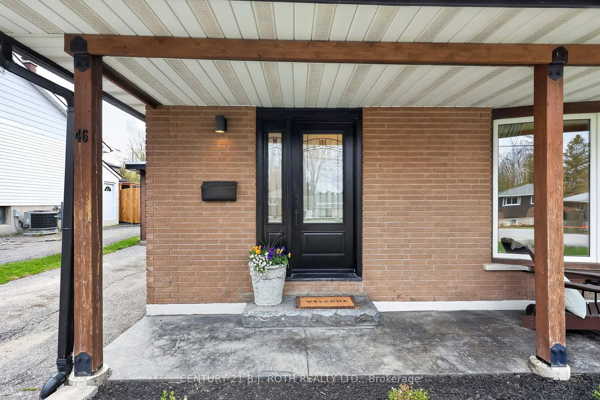 Photo 6 of 46 Galley Avenue, Orillia — HOMEH