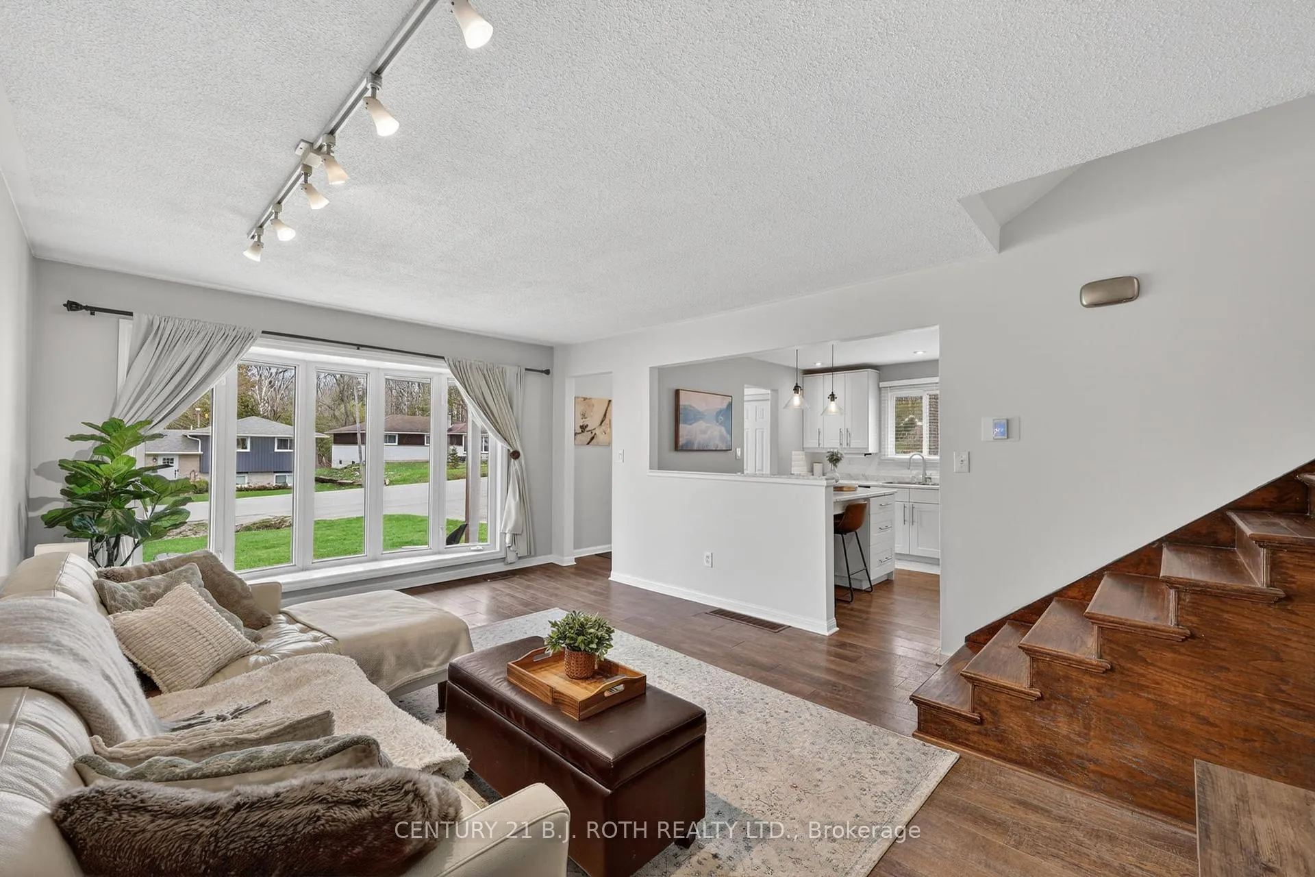 Photo 14 of 46 Galley Avenue, Orillia — HOMEH