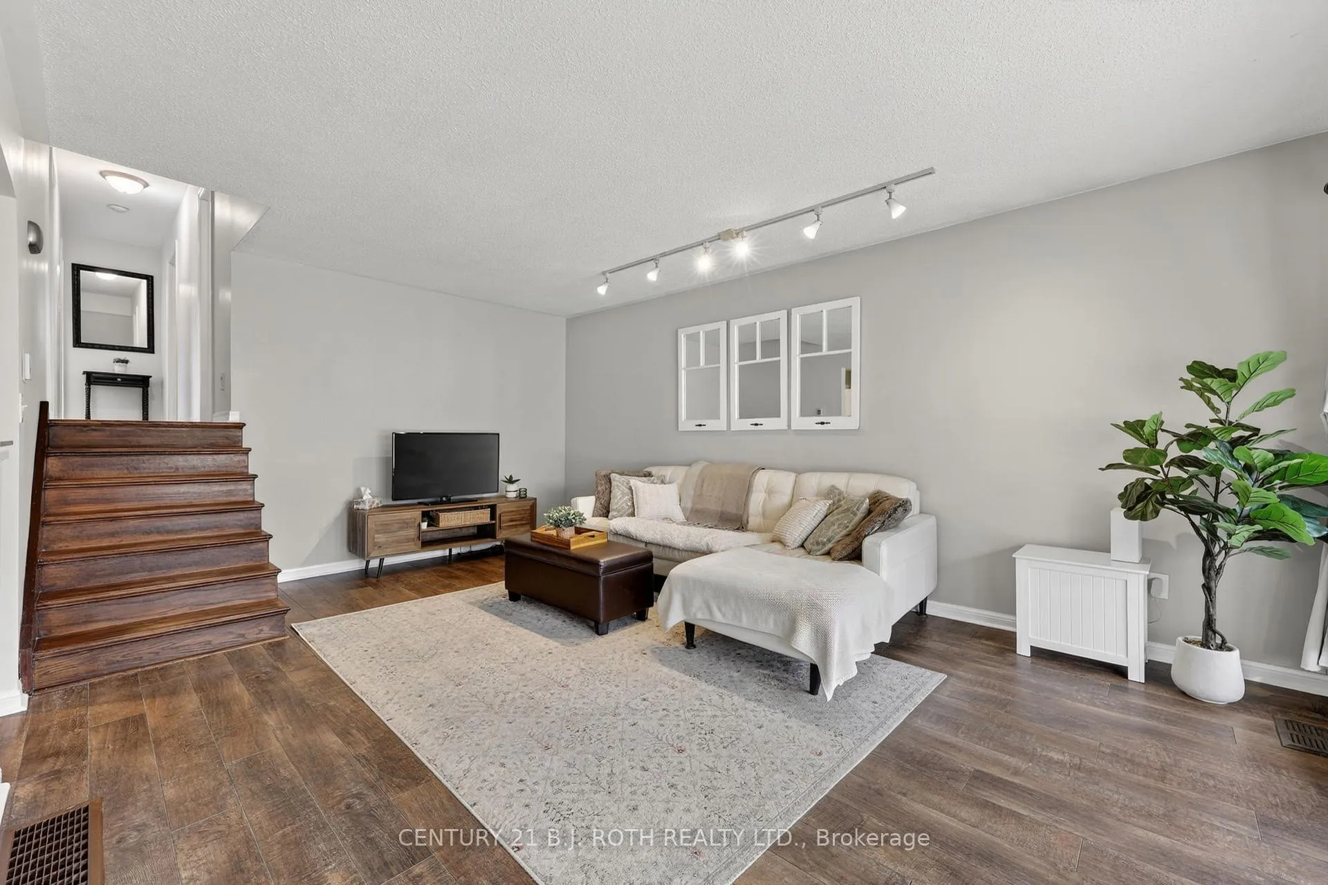 Photo 15 of 46 Galley Avenue, Orillia — HOMEH
