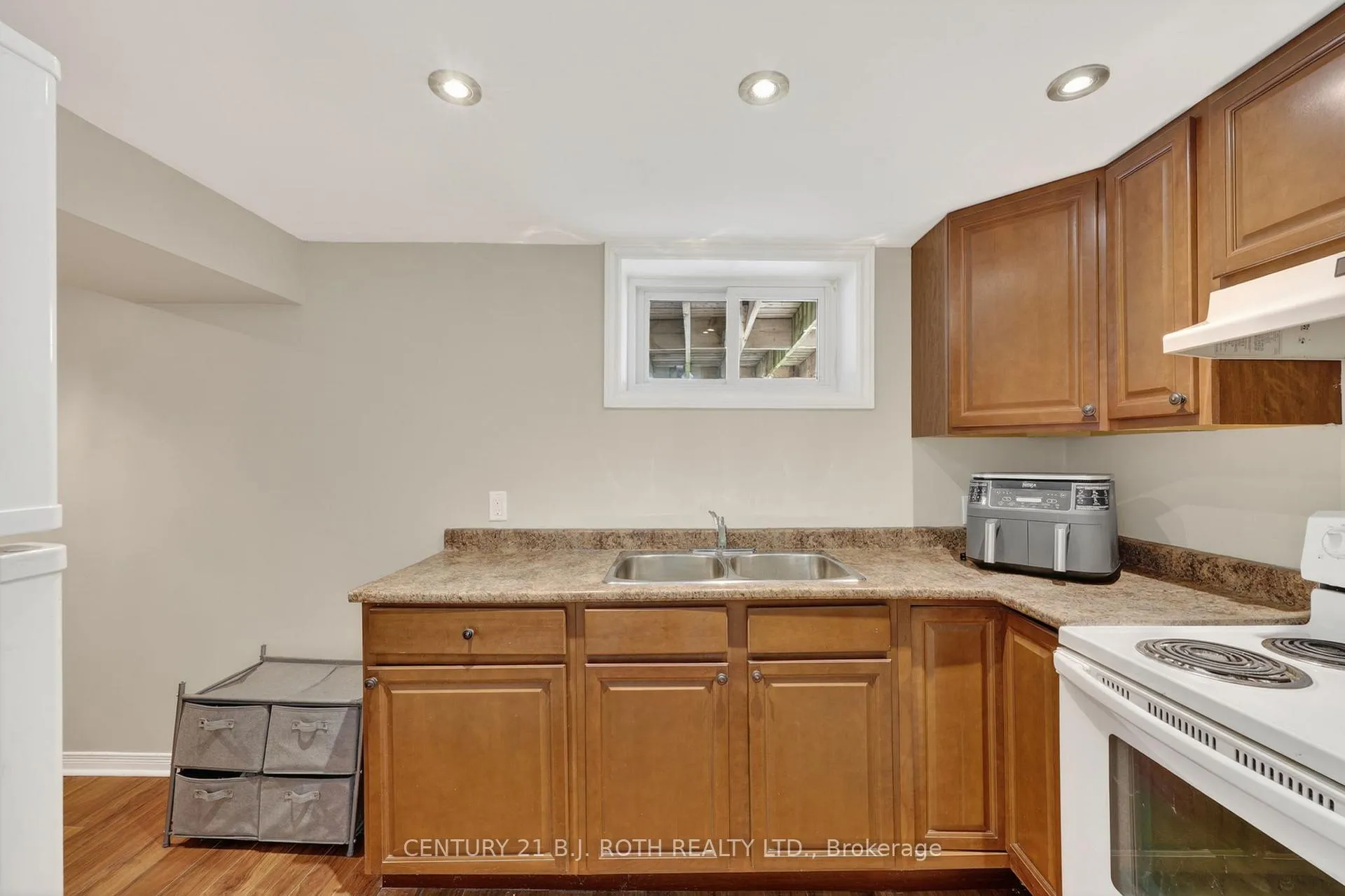 Photo 30 of 46 Galley Avenue, Orillia — HOMEH