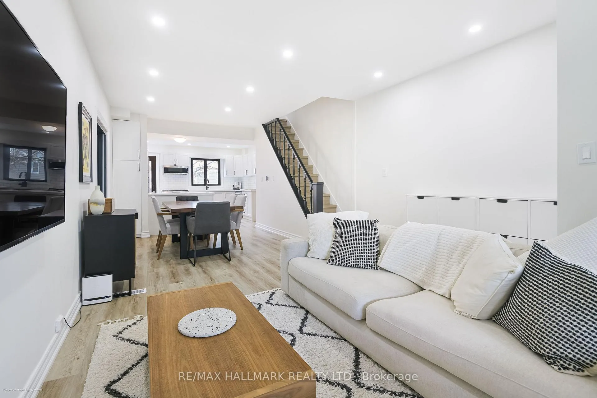 Photo 2 of Unit Main & Second, 208 Cedarvale Avenue, Toronto, Woodbine-Lumsden — HOMEH