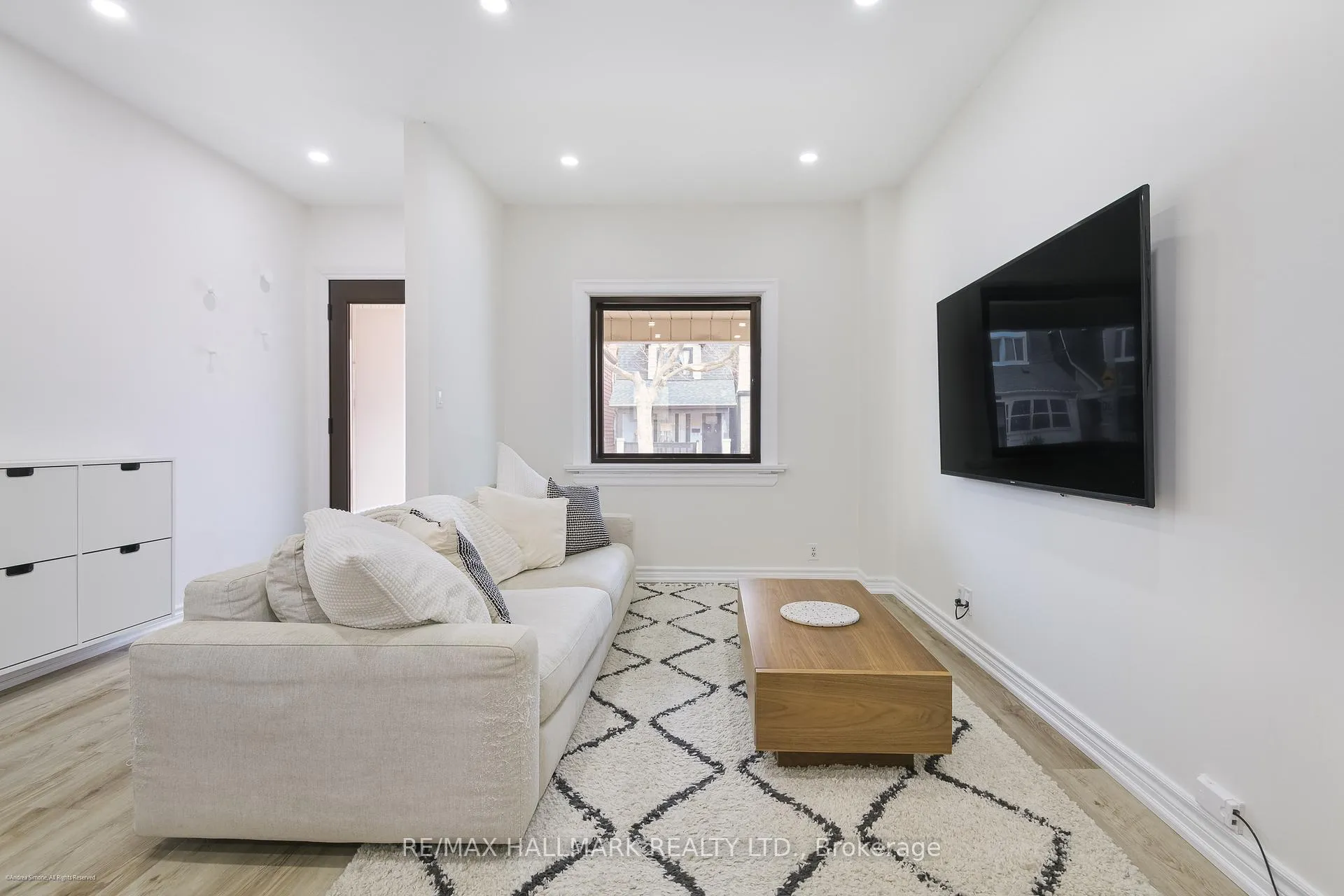 Photo 3 of Unit Main & Second, 208 Cedarvale Avenue, Toronto, Woodbine-Lumsden — HOMEH