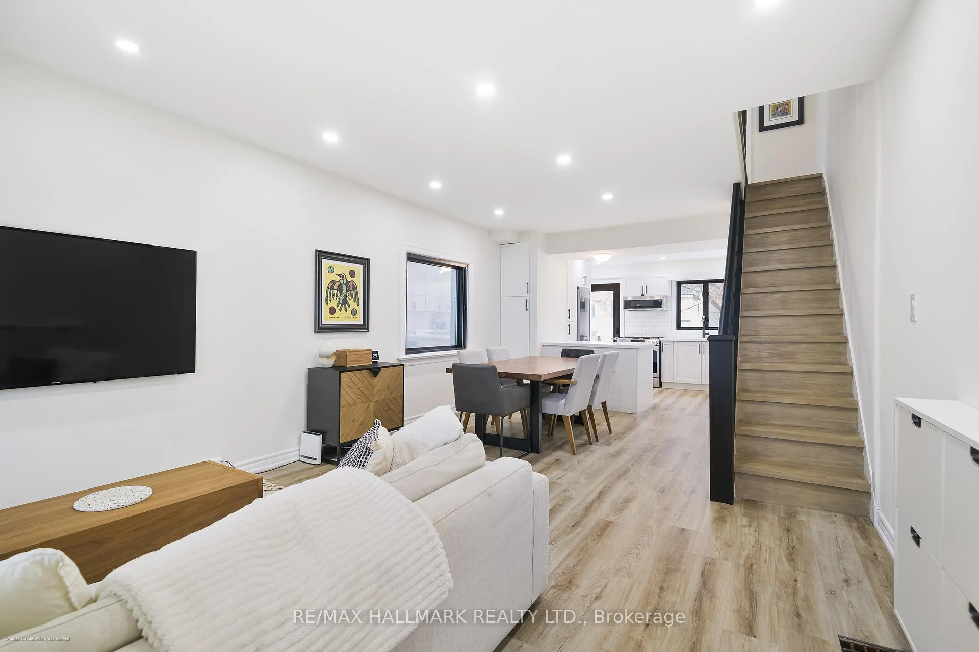 Photo 4 of Unit Main & Second, 208 Cedarvale Avenue, Toronto, Woodbine-Lumsden — HOMEH