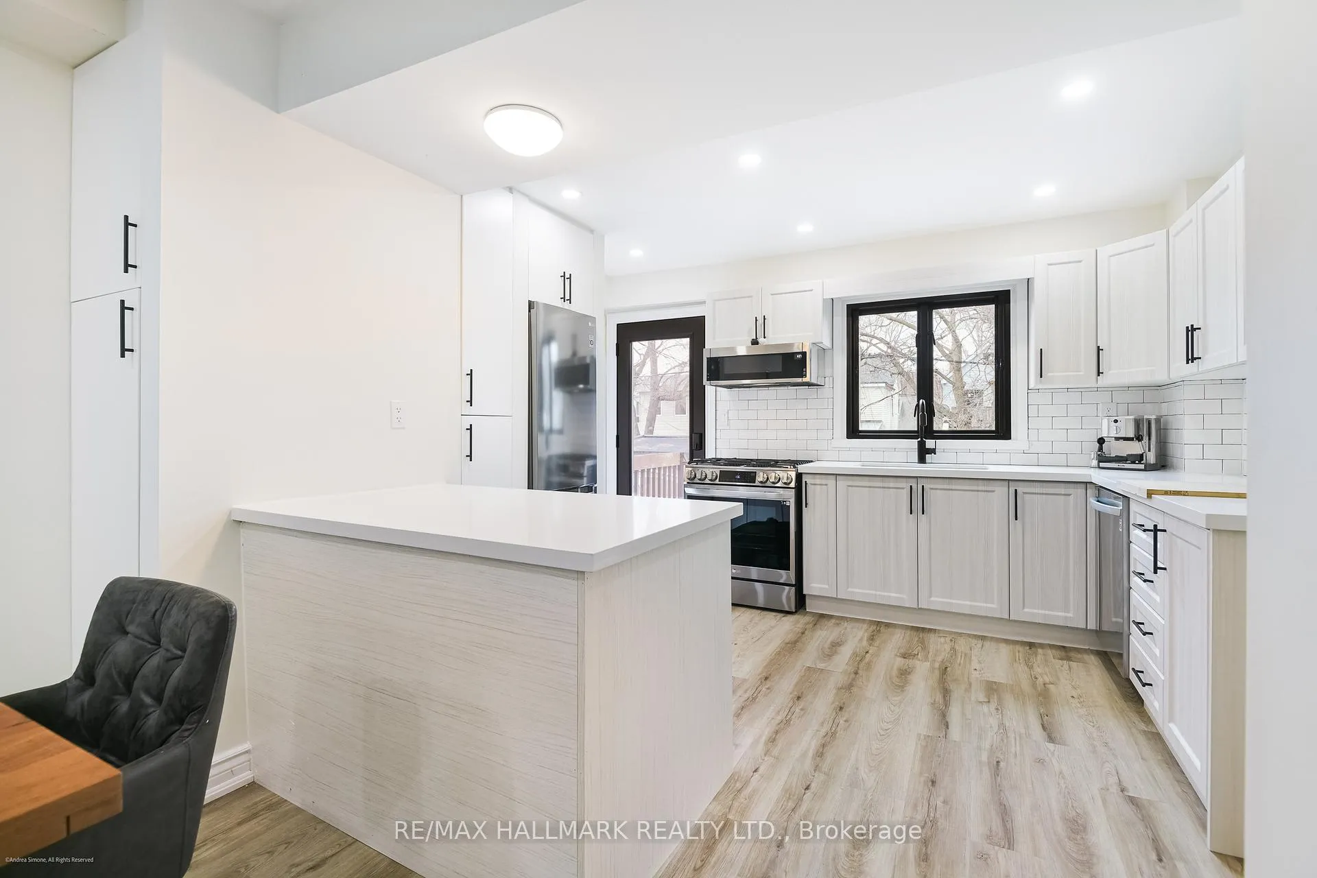 Photo 7 of Unit Main & Second, 208 Cedarvale Avenue, Toronto, Woodbine-Lumsden — HOMEH
