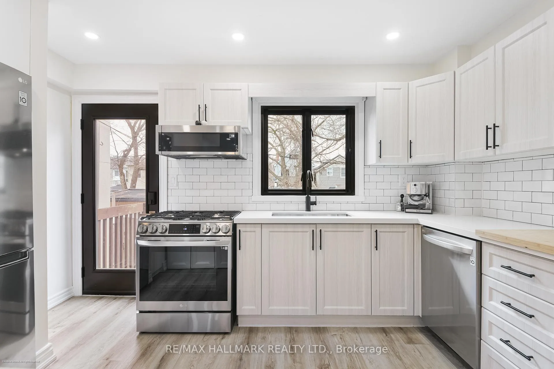 Photo 8 of Unit Main & Second, 208 Cedarvale Avenue, Toronto, Woodbine-Lumsden — HOMEH