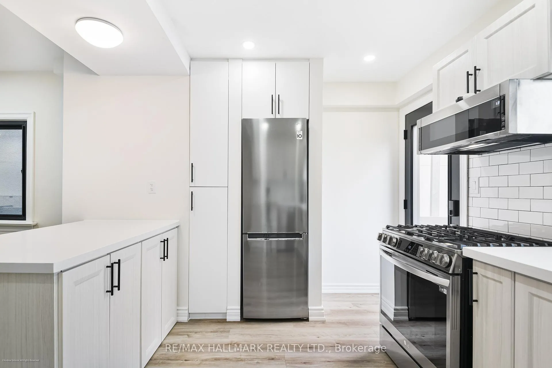 Photo 9 of Unit Main & Second, 208 Cedarvale Avenue, Toronto, Woodbine-Lumsden — HOMEH