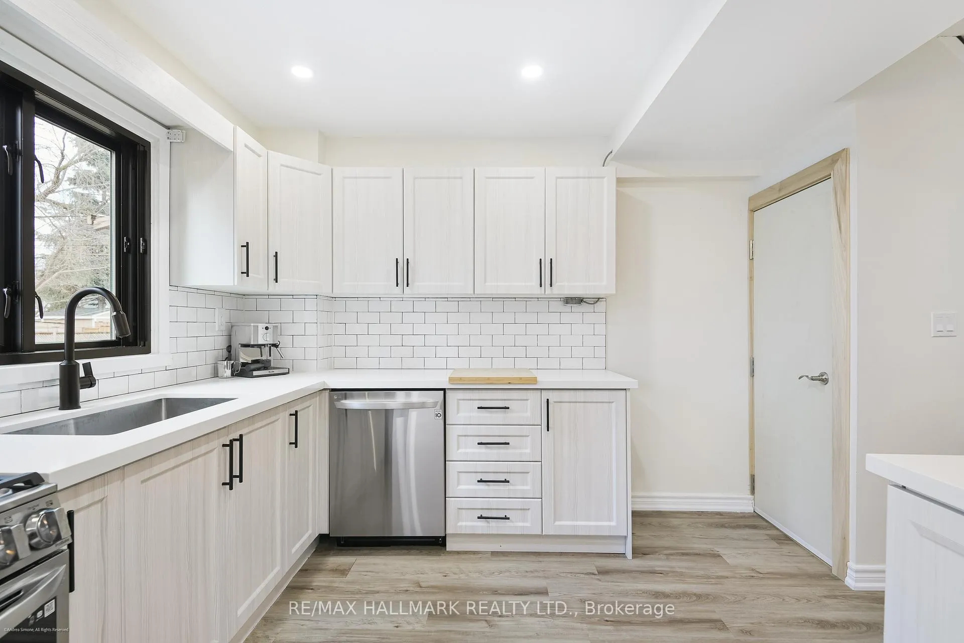 Photo 10 of Unit Main & Second, 208 Cedarvale Avenue, Toronto, Woodbine-Lumsden — HOMEH